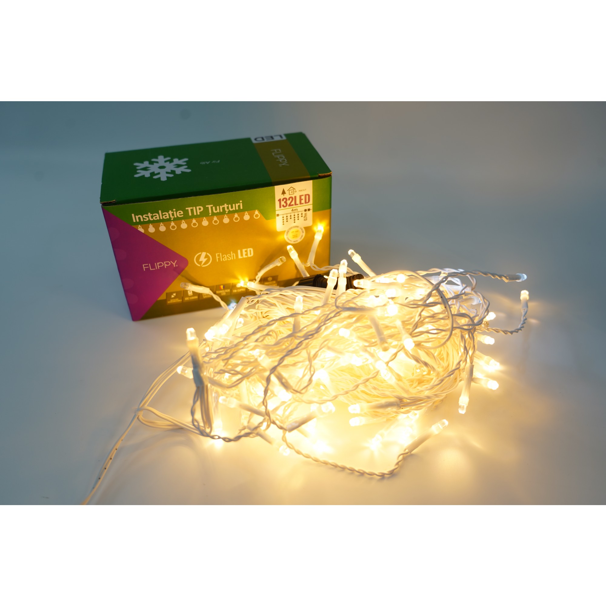 Instalatie de Craciun Flippy® Tip Turturi, Franjuri cu Flash, Sectiune 4 m, 132 LED-uri, Interconectabila, Fir Alb, Alb Cald