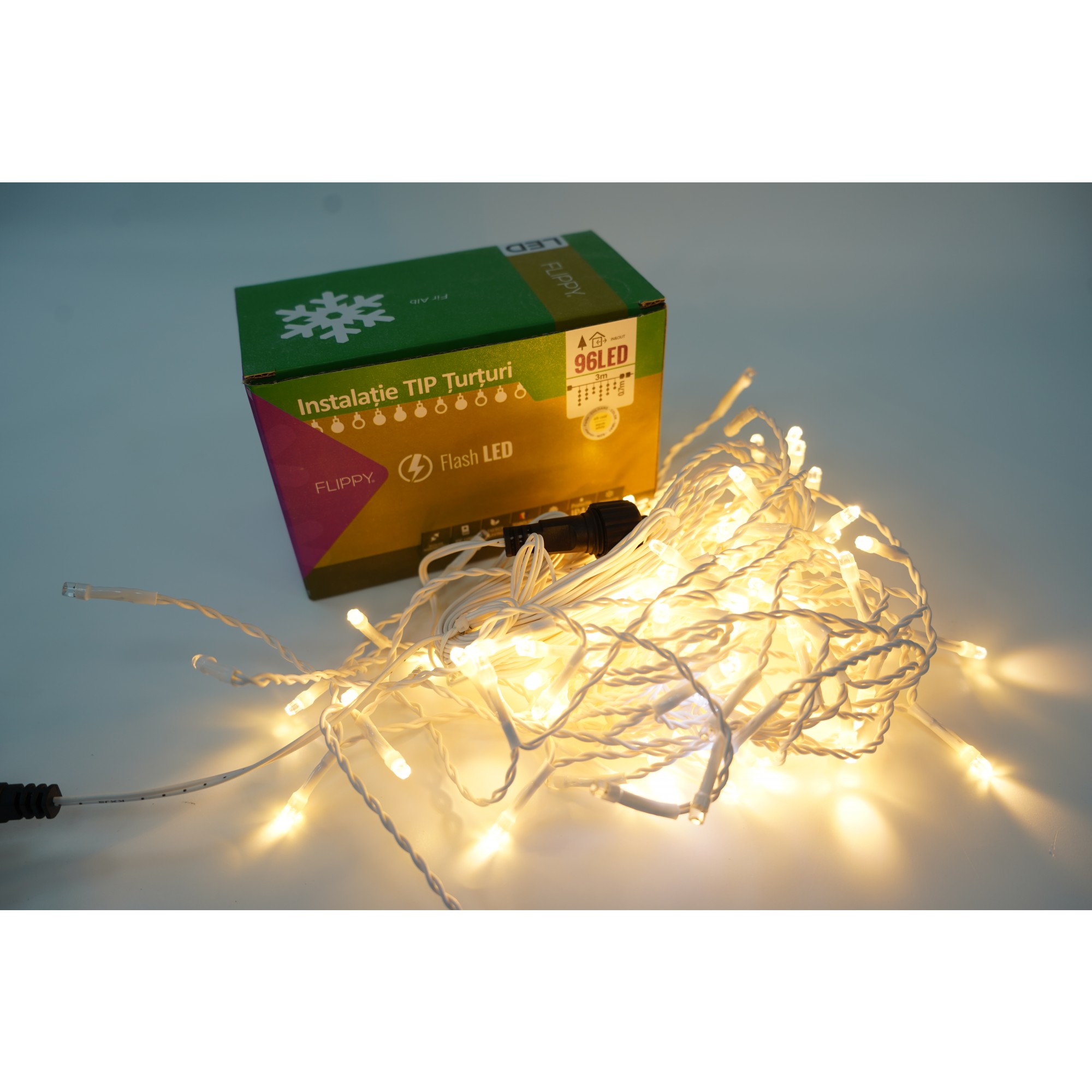 Instalatie de Craciun Flippy® Tip Turturi, Franjuri cu Flash, Sectiune 3 m, 96 LED-uri, Interconectabila, Fir Alb, Alb Cald, Atentie ! Necesita Alimentator 31 V, Cod:11419