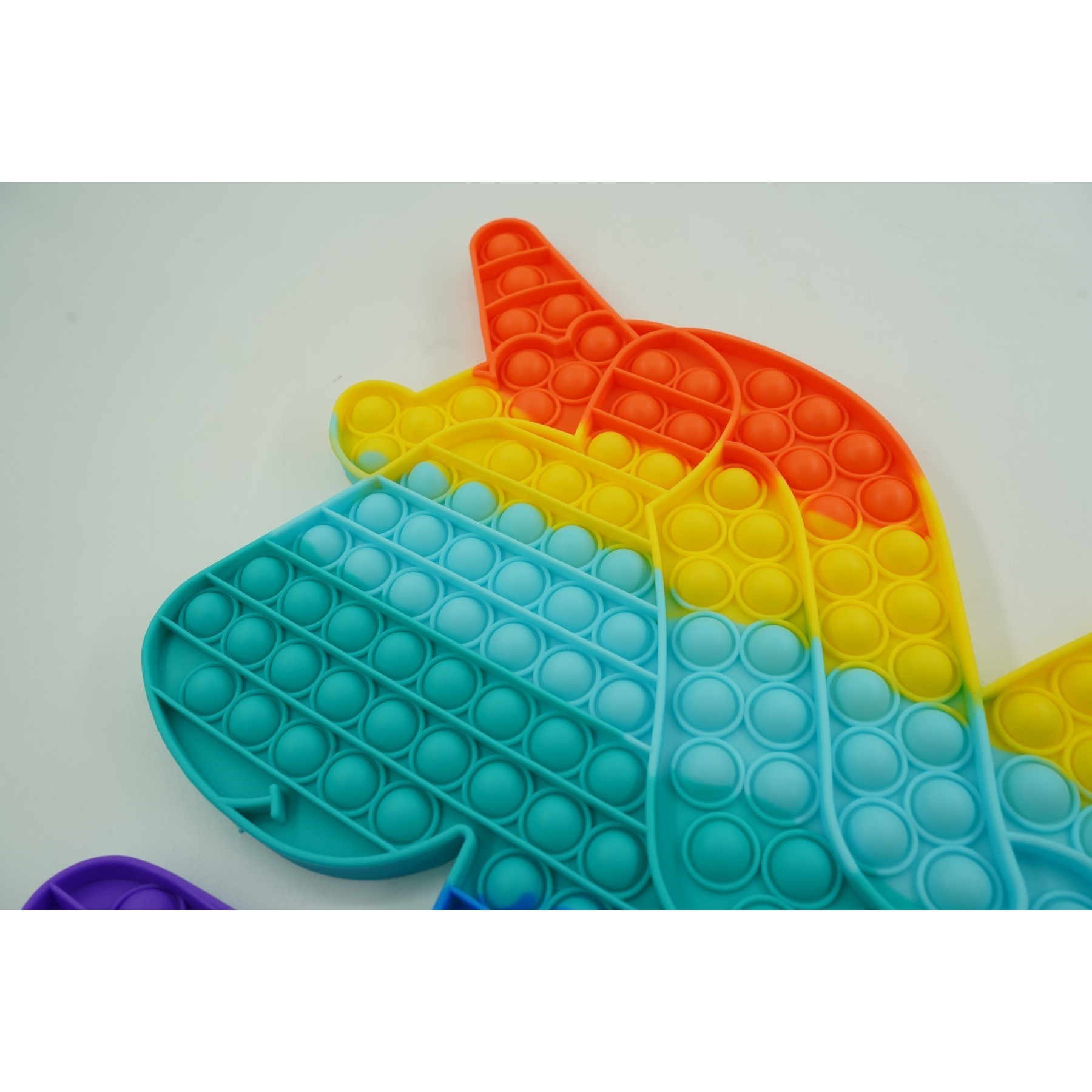 Jucarie antistres din silicon Flippy, Pop it Now and Flip It ,Unicorn cu aripi ,Multicolor
