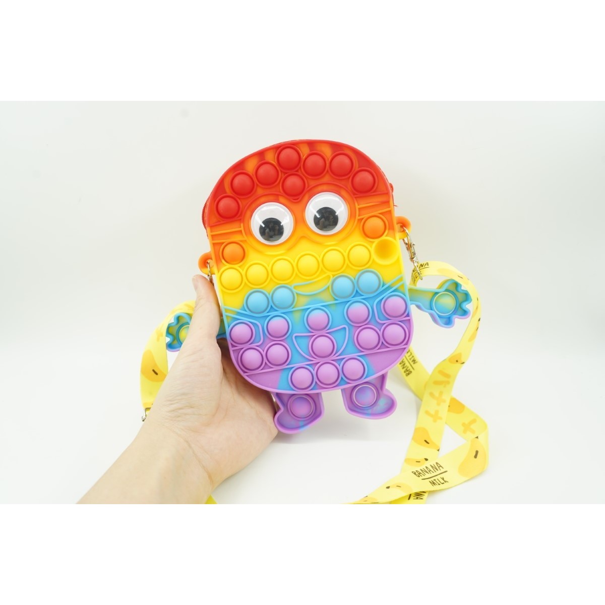 Jucarie antistres din silicon, Flippy, Pop It Now and Flip It, Geanta de umar, Minion, Multicolor