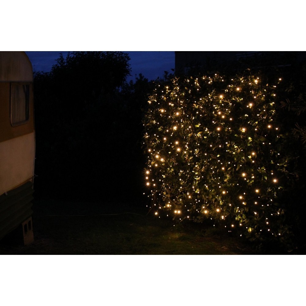 Instalatie Craciun Profesionala de Exterior IP65, Tip Perdea, 26m x 2m, 5200 Led-uri Mari, Alb cald, cu flash, Alimentator 1,5 m, Interconectabila, Fir negru, Flippy