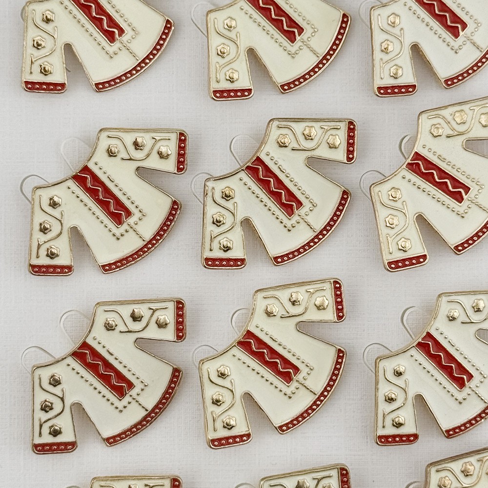 Set 12 Brose Martisor Traditional, Flippy, Model Haina Traditionala, Brose din Metal, Aspect Lacuit, 3 x 2,5 cm per Unitate, Alb