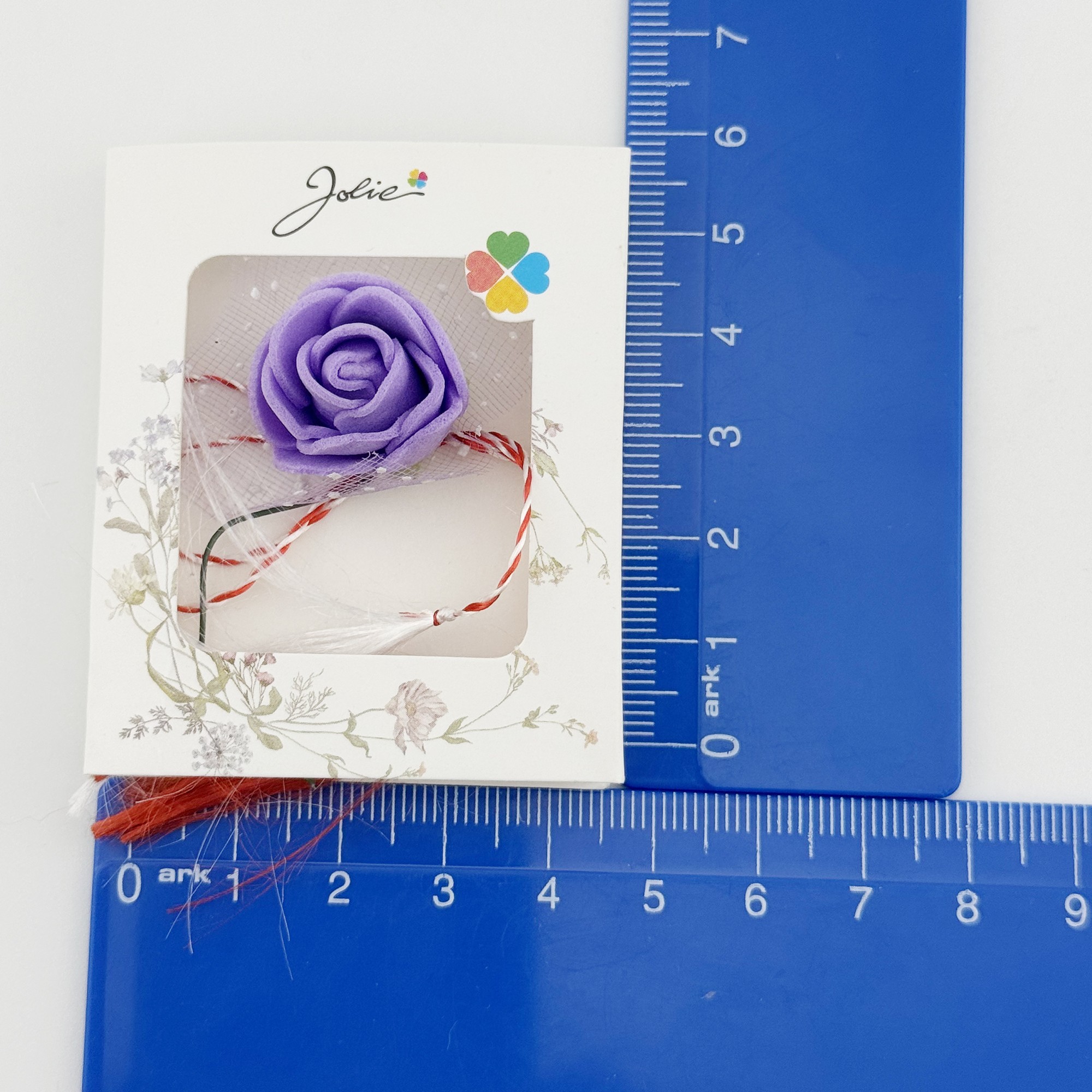 Martisor Motiv Floral, Jolie, Model Trandafir, cu Snur Alb/Rosu, 9 x 5 cm, Mov