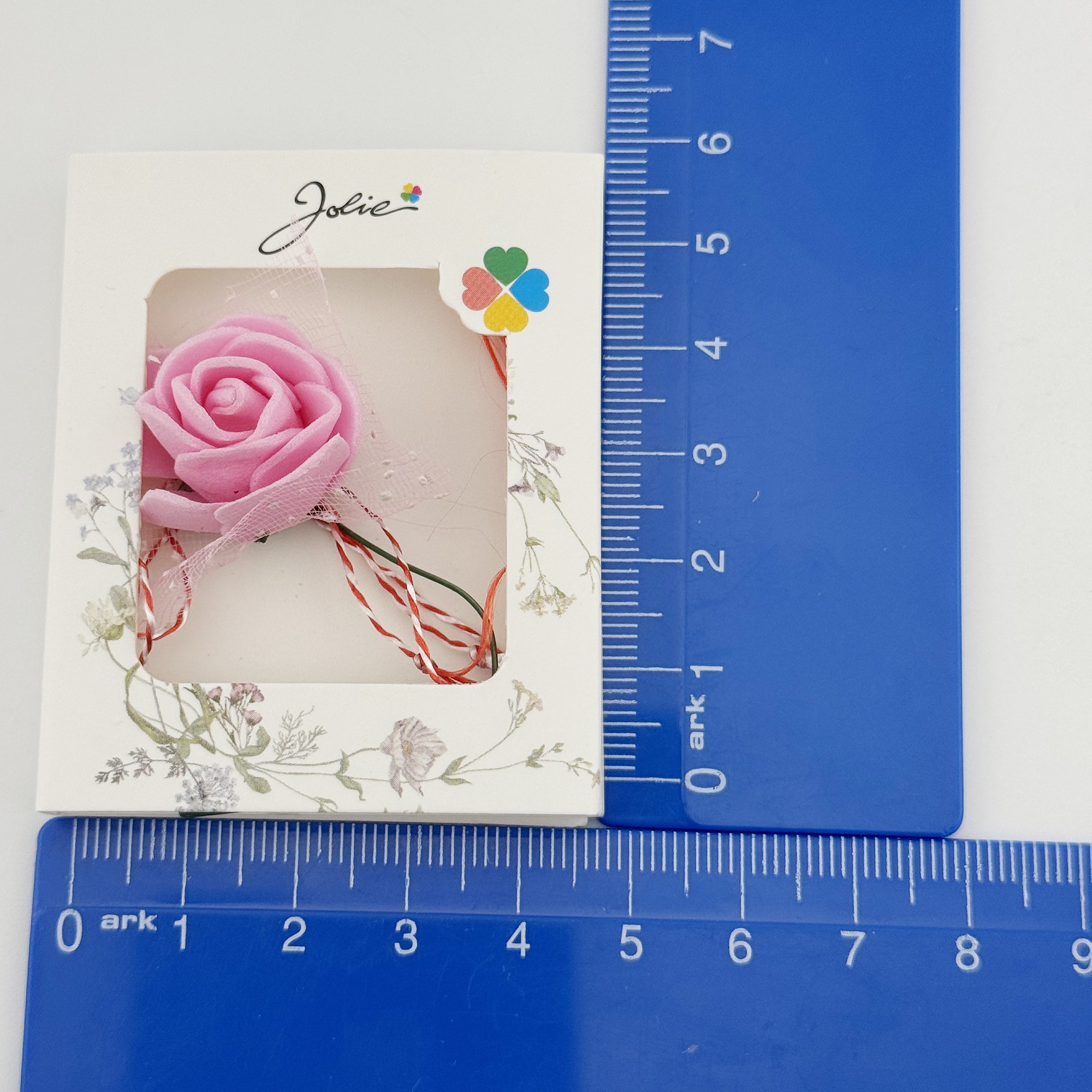 Martisor Motiv Floral, Jolie, Model Trandafir, cu Snur Alb/Rosu, 9 x 5 cm, Roz