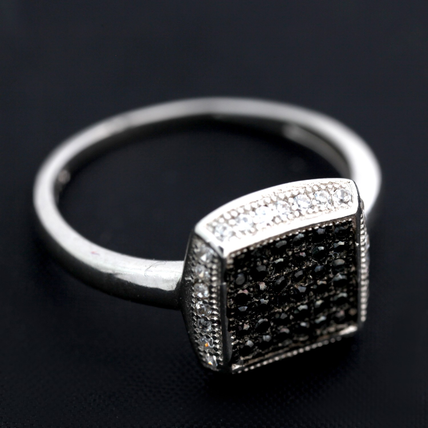 Inel de dama din Argint 925 cu model patrat si zirconii, marimea 57