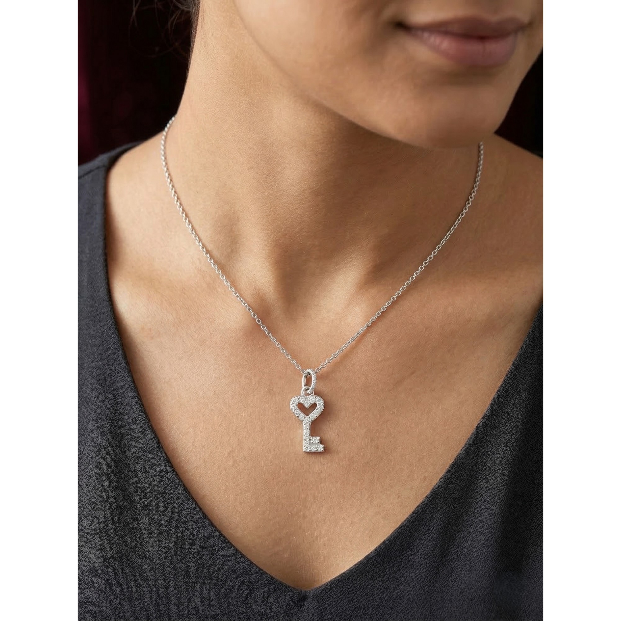 Pandantiv Jolie Silver din Argint 925, Model „Cheia Inimii” cu Minizirconii, Design Minimalist