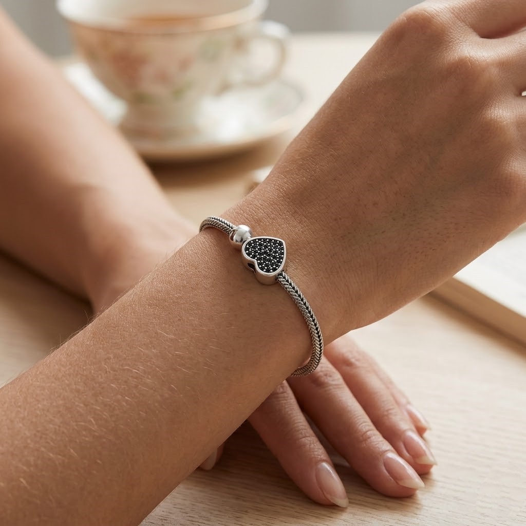 Brățară Jolie Silver din Argint 925, Model Snake cu Charm Inimă Pavé și Cristale Negre, 4.86g