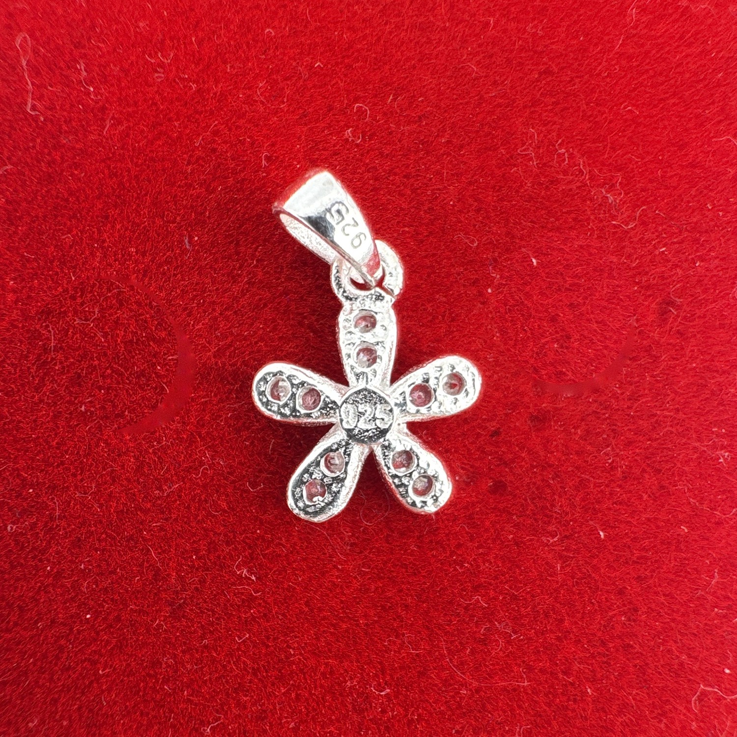 Pandativ din Argint 925, Jolie Silver, pentru Dama, Model Floare cu Pietre, 0.5 g, Design Fin si Elegant, Argintiu