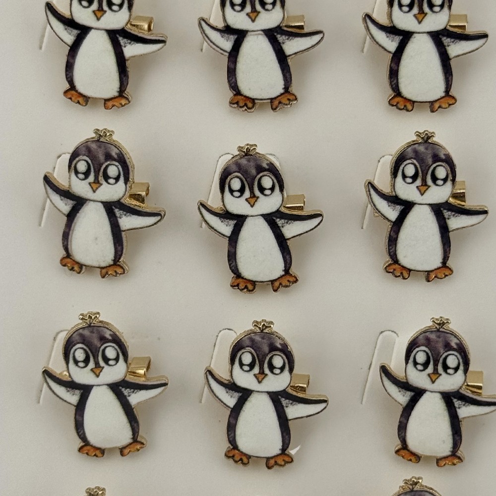 Set 12 Brose Martisor cu Pinguin Copii, Jolie, Brose din Metal, Aspect Lacuit, 2,5 x 3 cm per Unitate, Alb