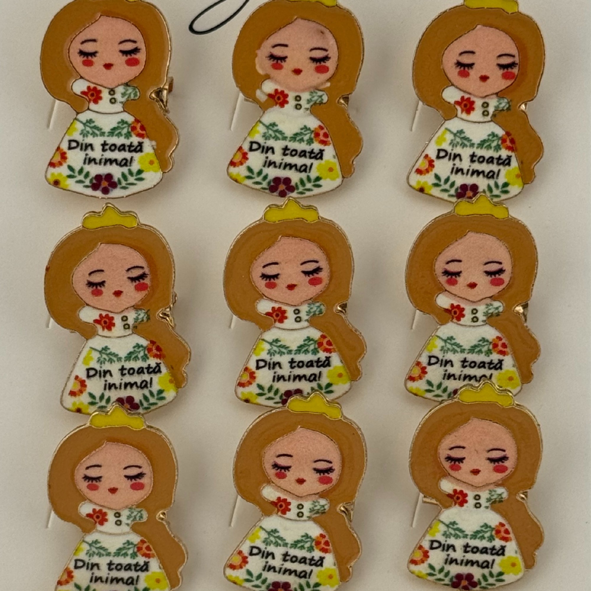 Set 12 Brose Martisor pentru Copii, Jolie, Model Fetita, cu Mesaj Din Toata Inima, Multicolor