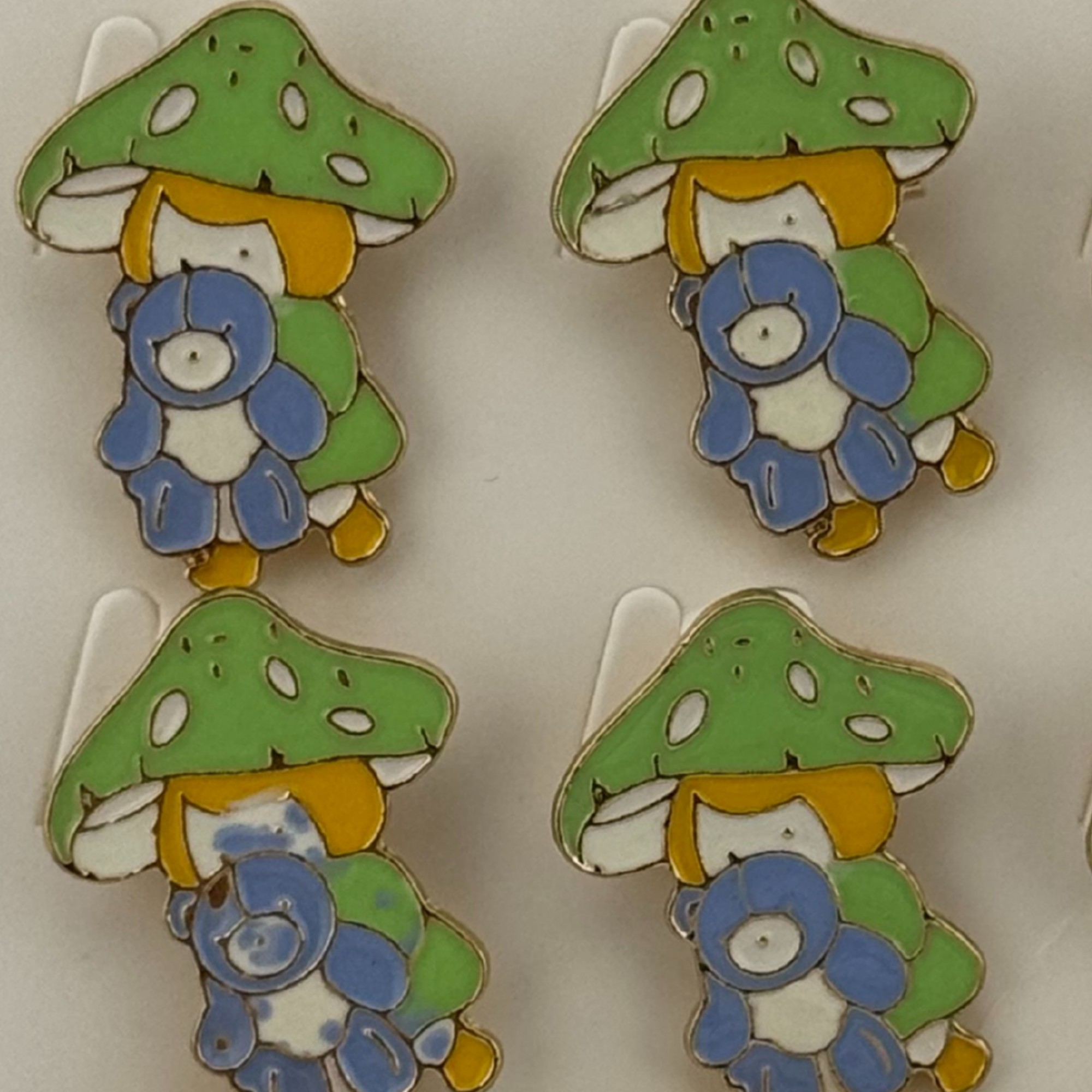 Set 12 Brose Martisor pentru Copii, Jolie, Model Fetita cu Ursulet de Plus, Multicolor