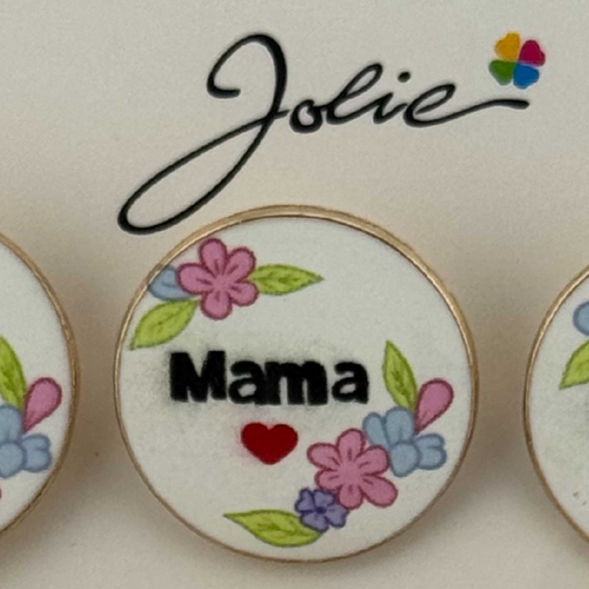 Set 12 Brose Martisor Primavara, Jolie, Model Rotund cu Flori, Mesaj Mama, Multicolor