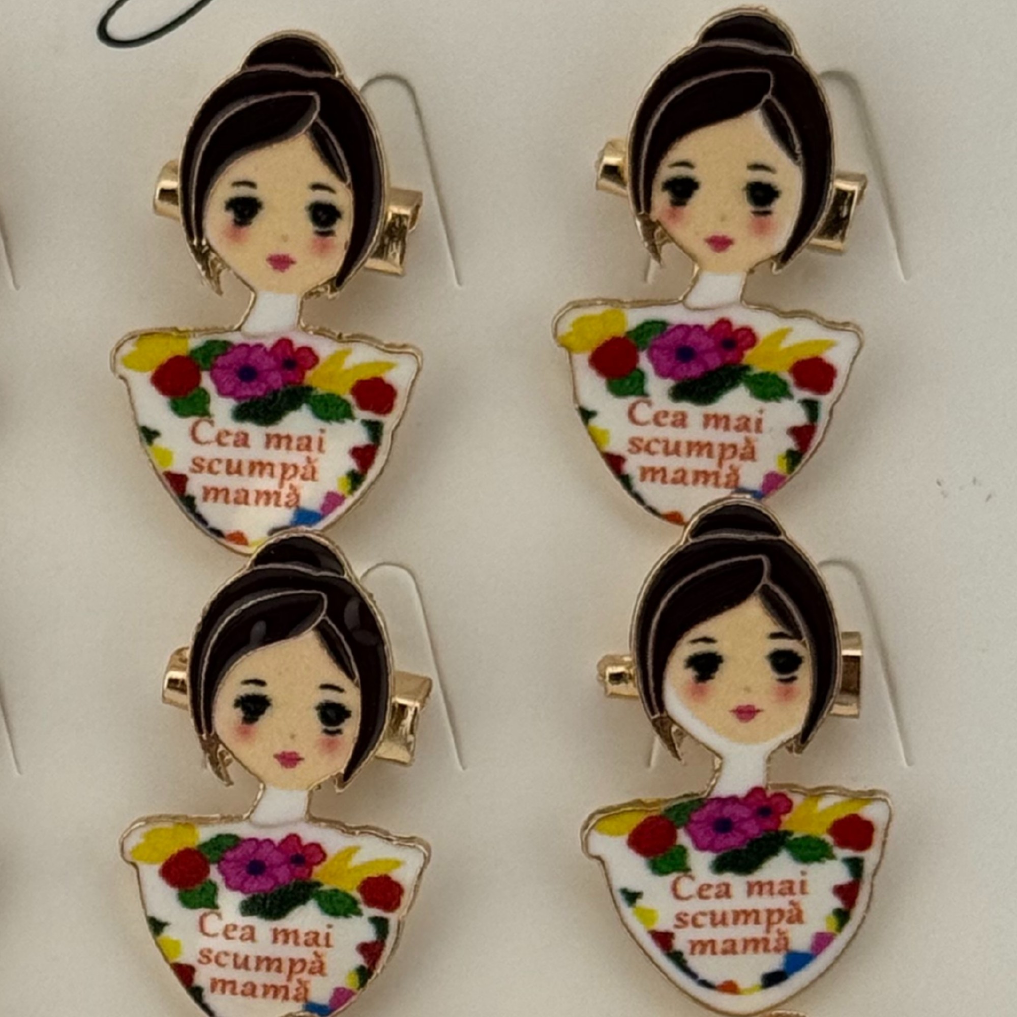 Set 12 Brose Martisor Primavara, Jolie, Model Fata, Mesaj Cea Mai Scumpa Mama, Multicolor