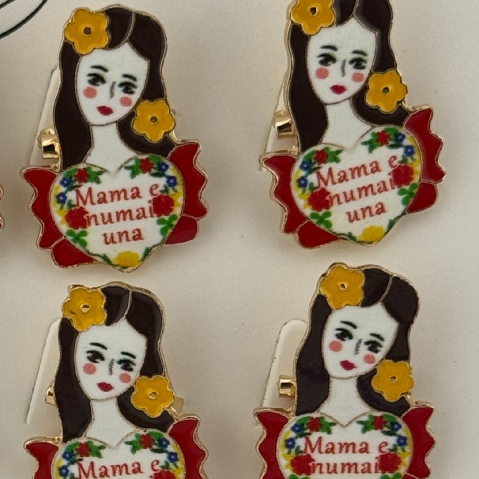 Set 12 Brose Martisor Primavara, Jolie, Model Fata, Mesaj Mama e Numai Una, Multicolor