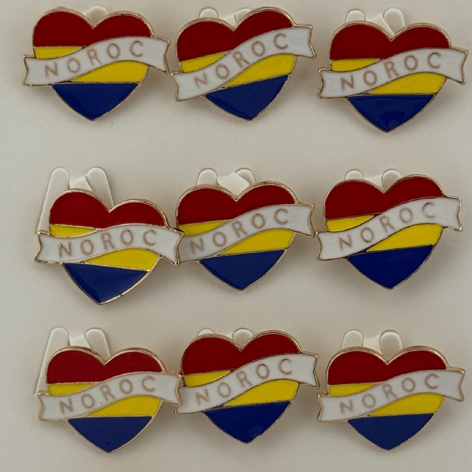 Set 12 Brose Martisor Primavara, Jolie, Model Inima Tricolor, cu Mesaj Noroc