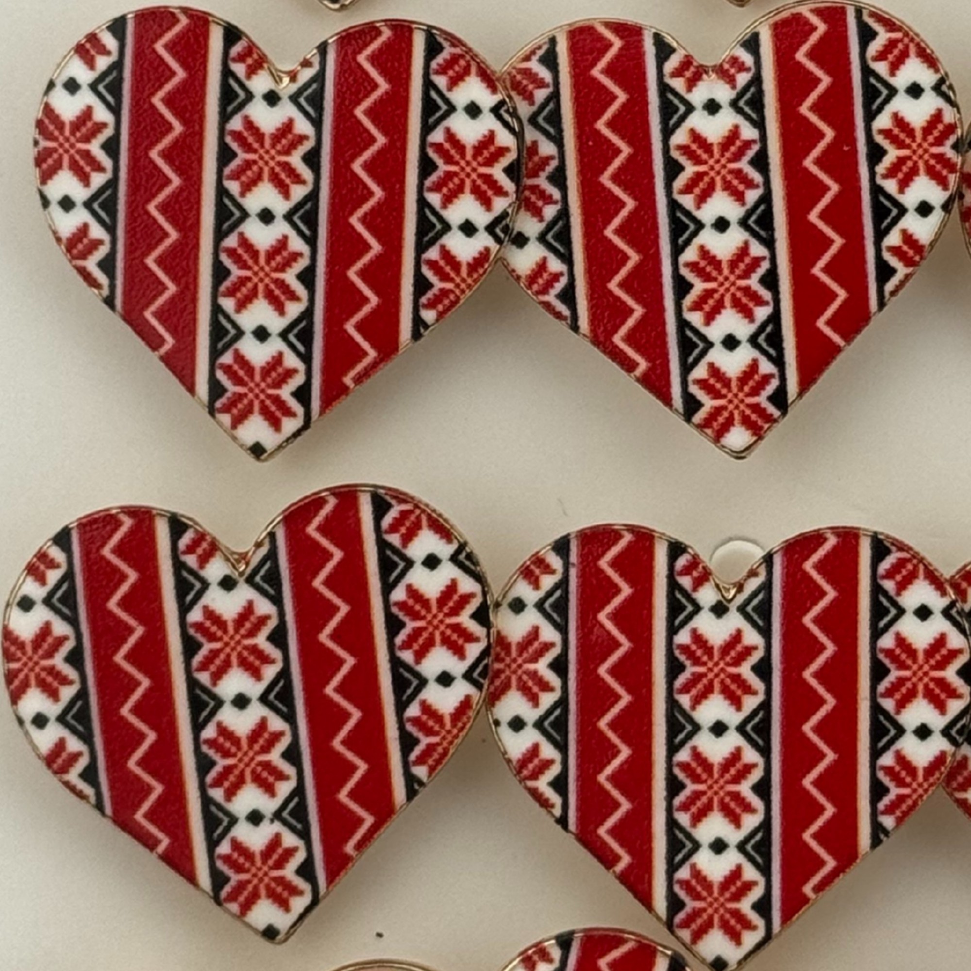 Set 12 Brose Martisor Primavara, Jolie, Model Inima Rosie cu Motiv Traditional, Rosu