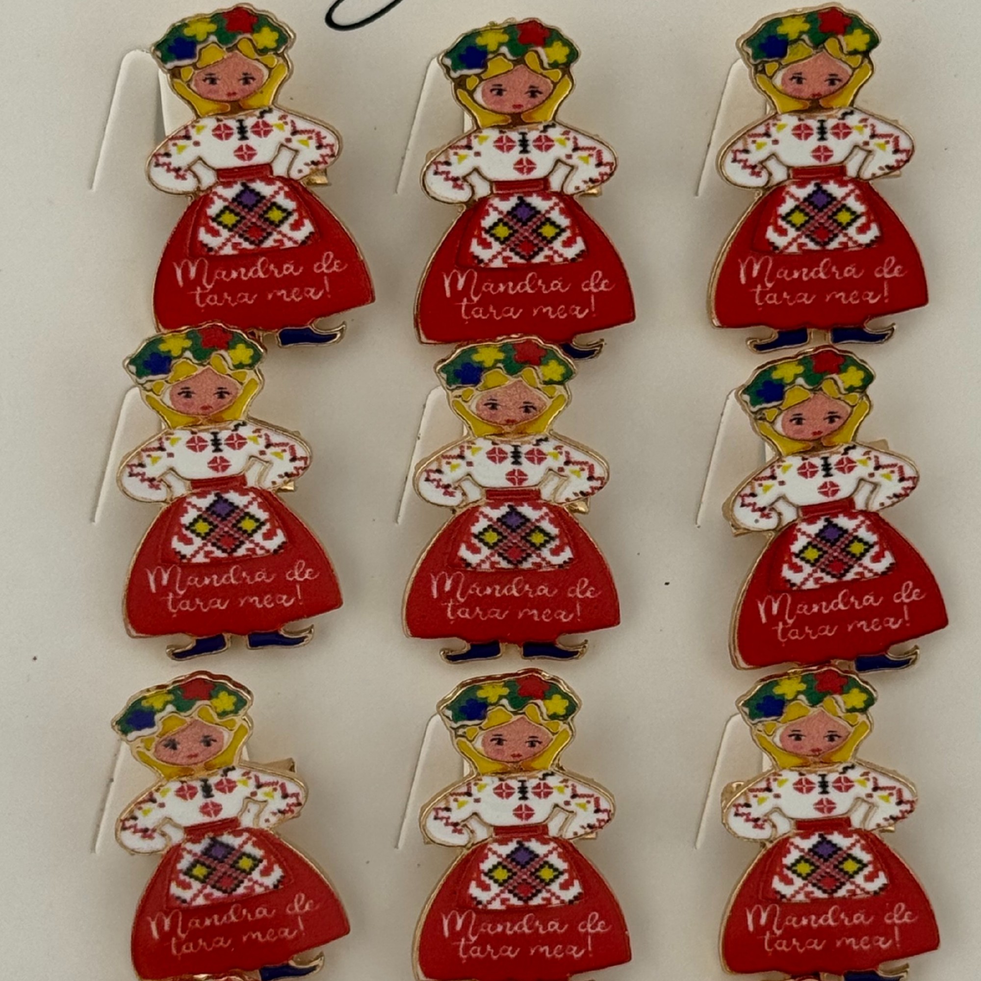 Set 12 Brose Martisor Primavara, Jolie, Model Fata, cu Mesaj Mandra de Tara Mea, Multicolor