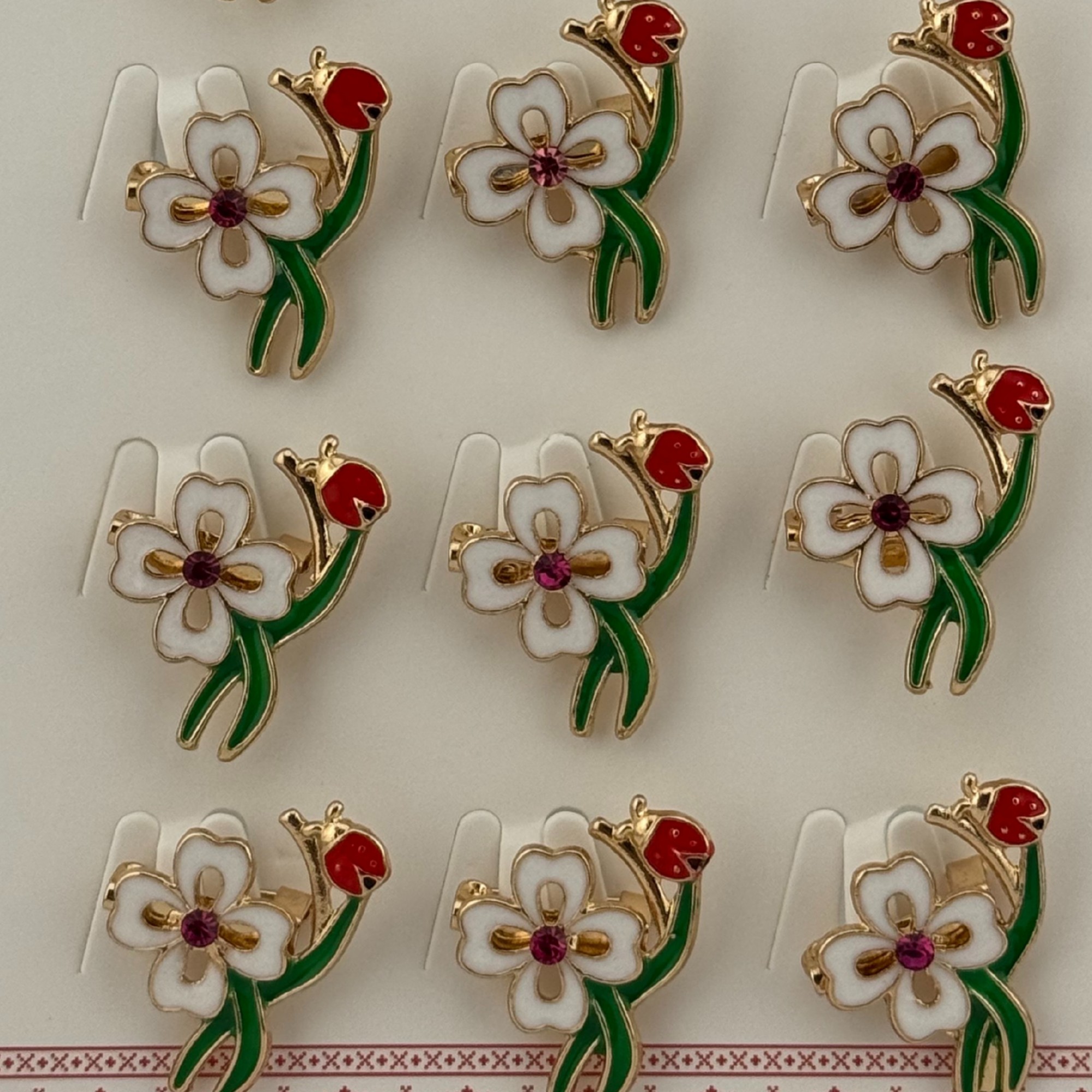 Set 12 Brose Martisor Primavara, Jolie, Model Trifoi cu Buburuza, Verde Alb Rosu