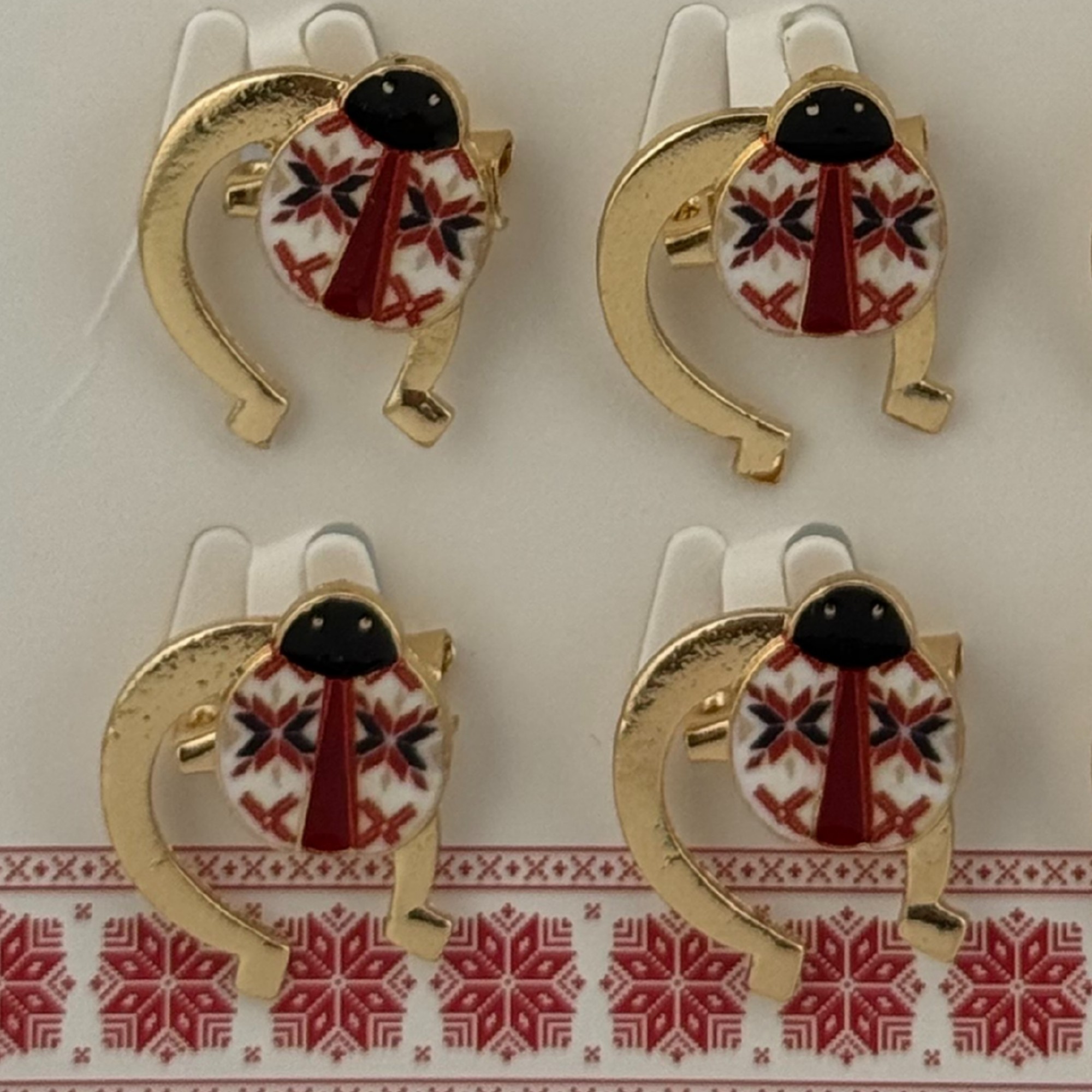 Set 12 Brose Martisor Primavara, Jolie, Model Buburuza cu Motiv Traditional in Potcoava