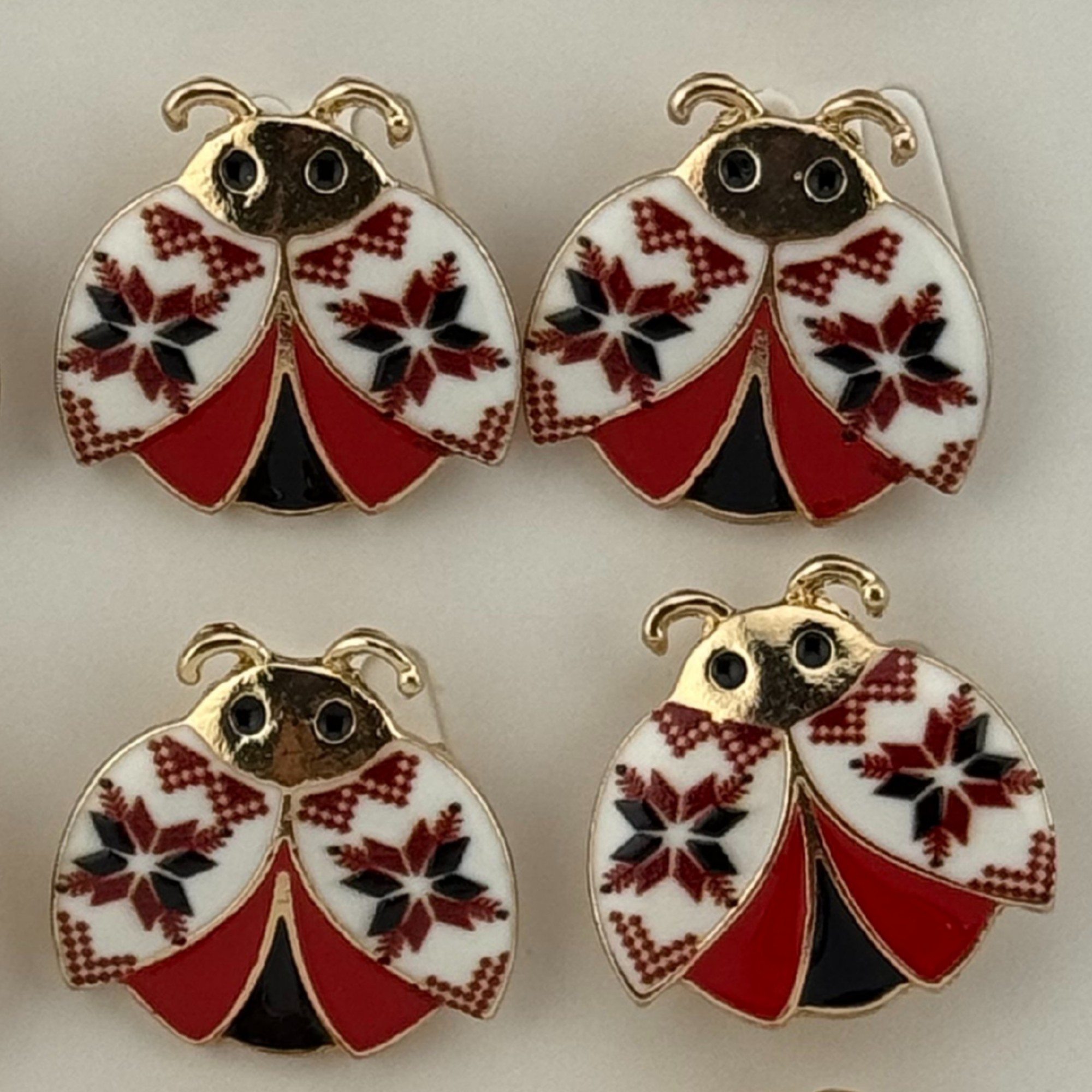 Set 12 Brose Martisor Primavara, Jolie, Model Buburuza cu Motiv Traditional