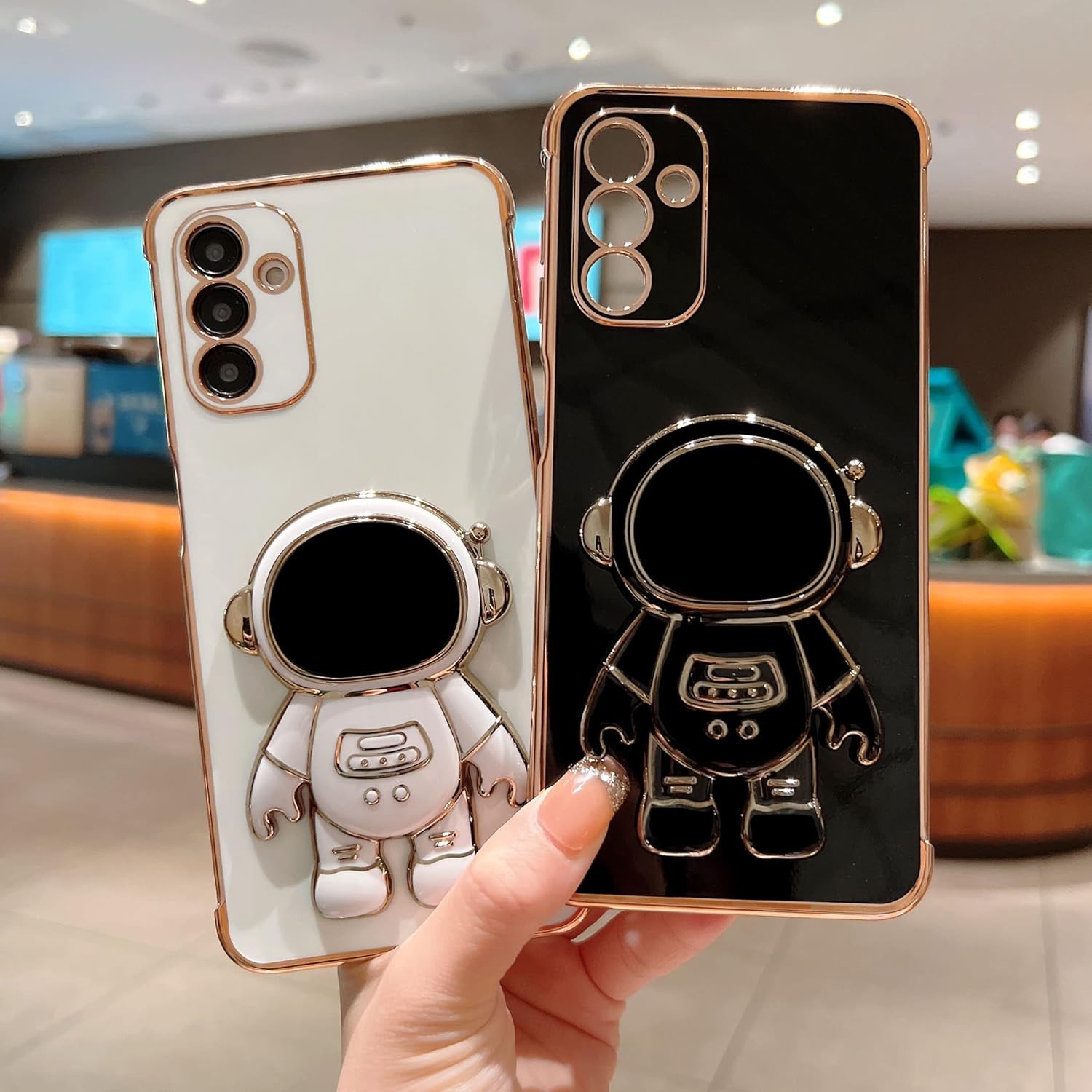 Husa Telefon 2in1, Flippy, Compatibila Samsung Galaxy S24, Carcasa TPU cu Suport Inclus Tip Astronaut, Protectie Camere, Negru