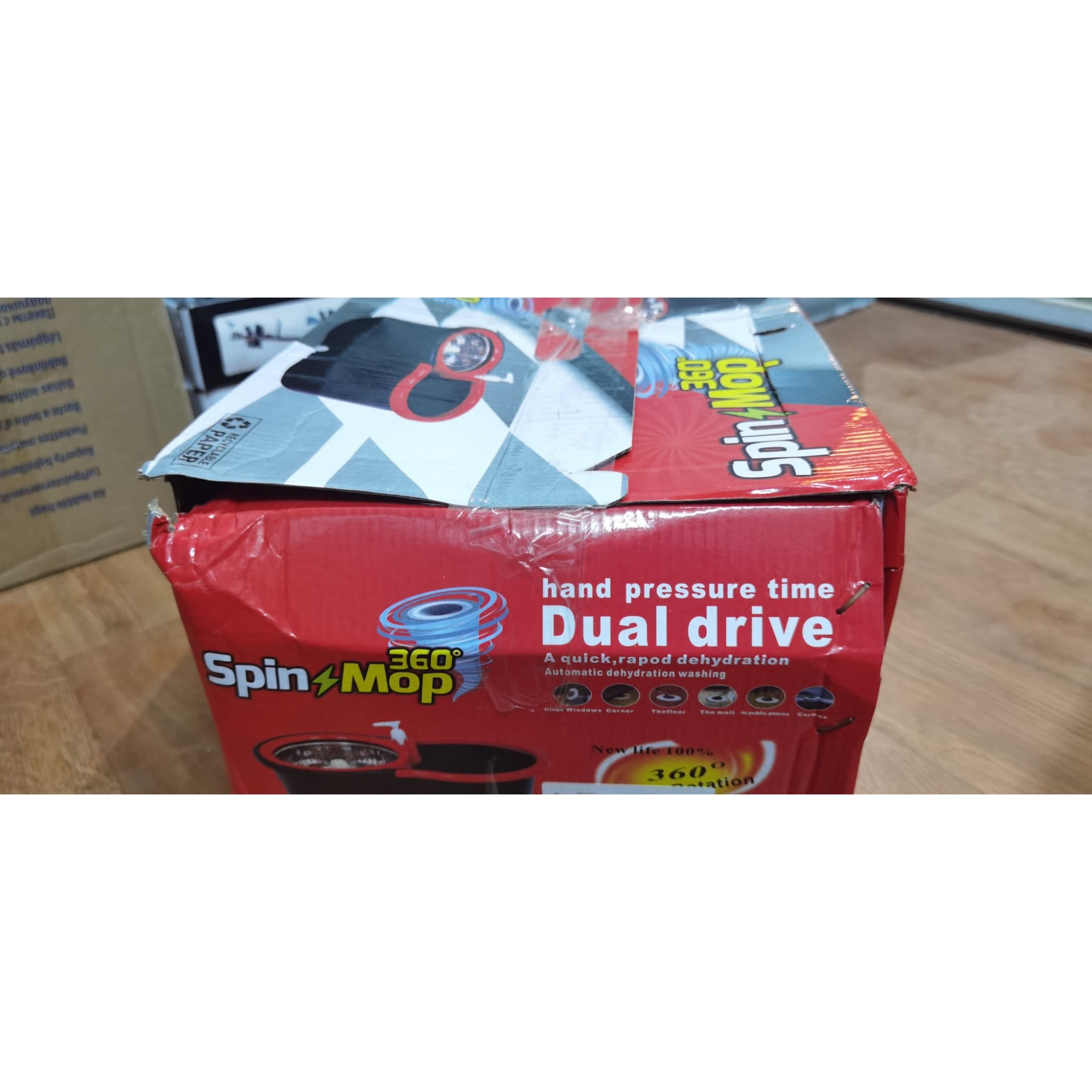 Set mop rotativ cu galeata Flippy, material plastic si microfibra, rezistent, cu dop scurgere, vas detasabil, pentru interior, capacitate 8 l, negru/rosu, Resigilat