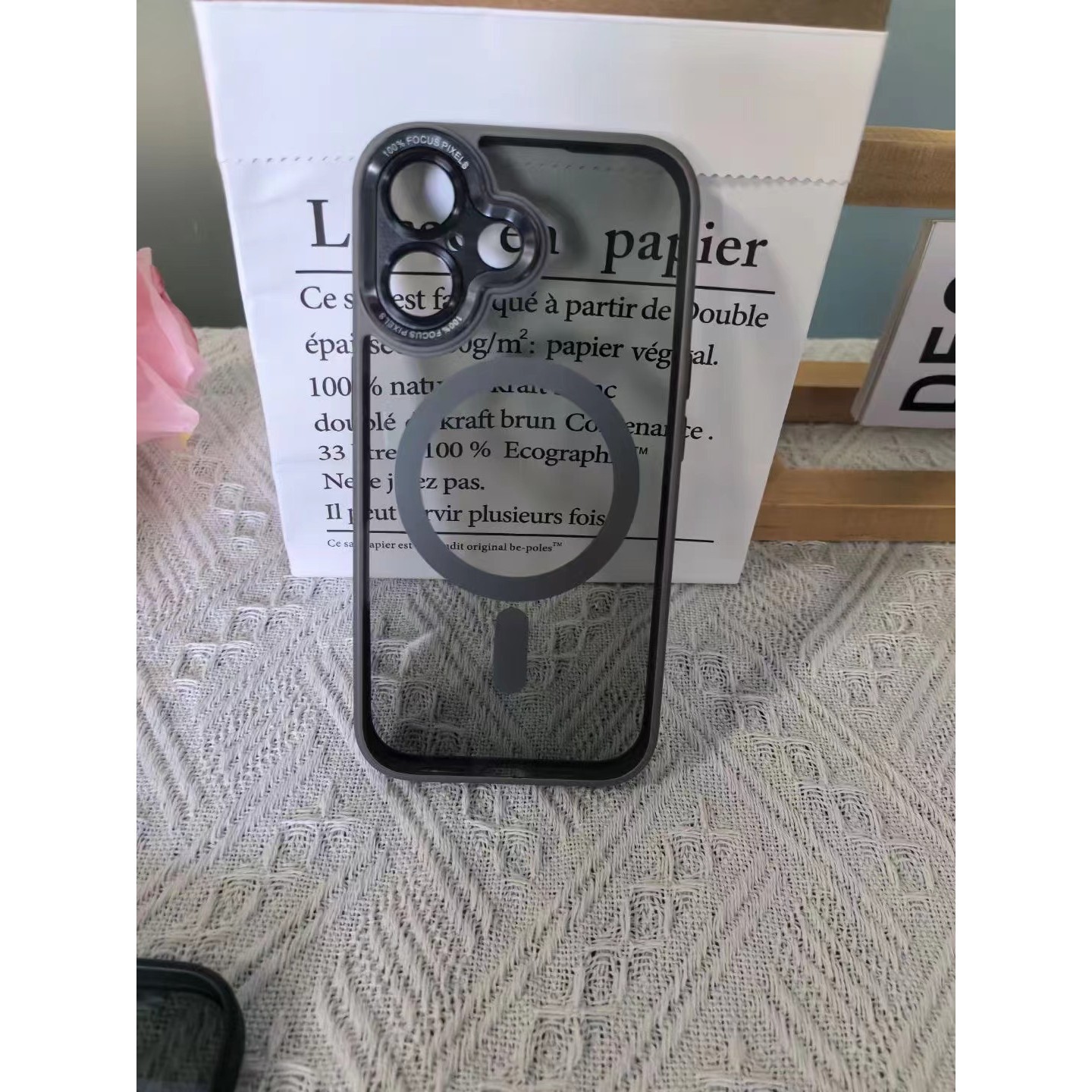 Husa de Protectie Compatibil cu iPhone 16 Plus, Flippy, Incarcare Wireless, Tehnologie Magsafe, Carcasa din TPU/ PC, Protectie Camera, Antisoc, Antizgariere, Gri - Transparent