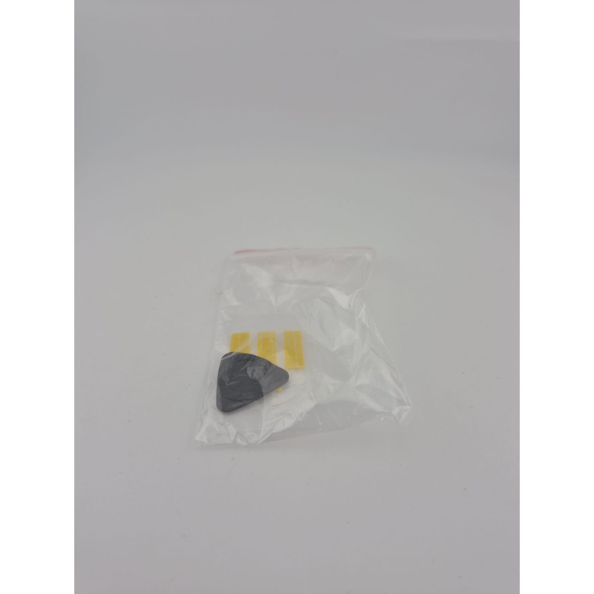 Resigilat: Husa Metalica Compatibila cu iPhone 16 Pro Max, Flippy, Protectie pentru Colturile Telefonului si Camera, Aliaj, Antisoc, Antizgariere, Negru