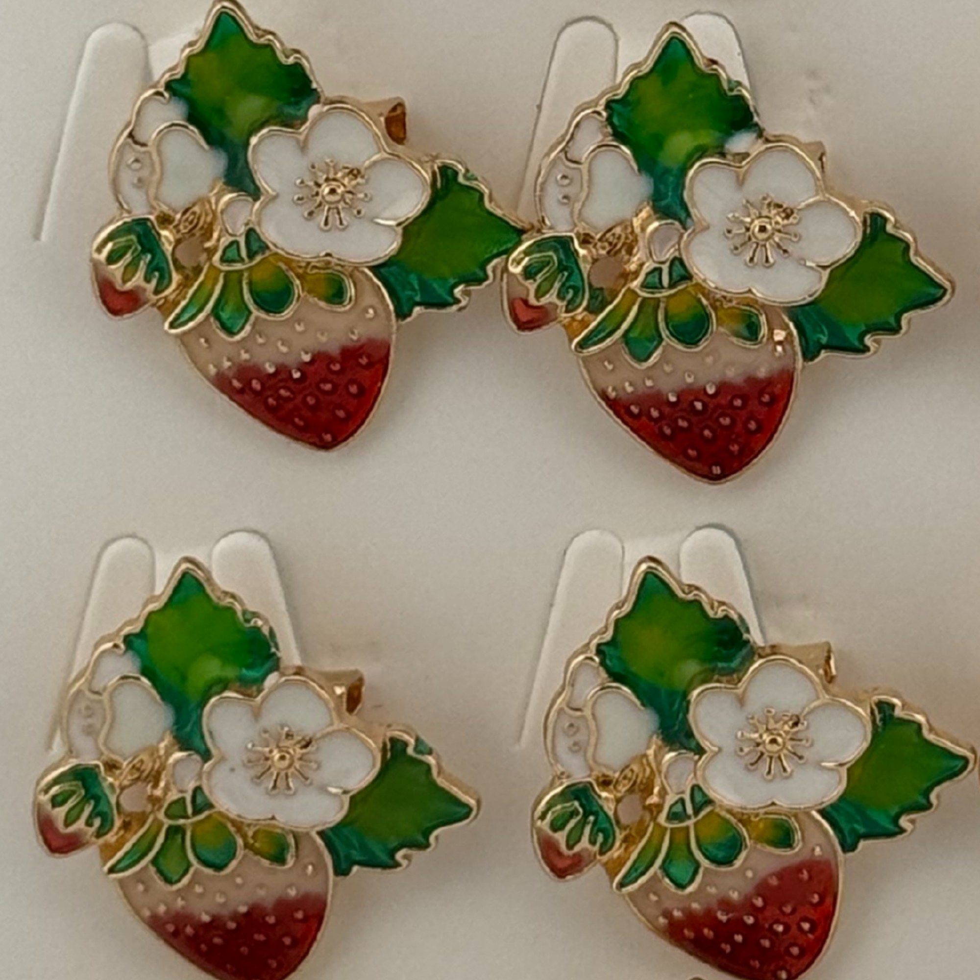 Set 12 Brose Martisor Primavara, Jolie, Model Capsuna Inflorita