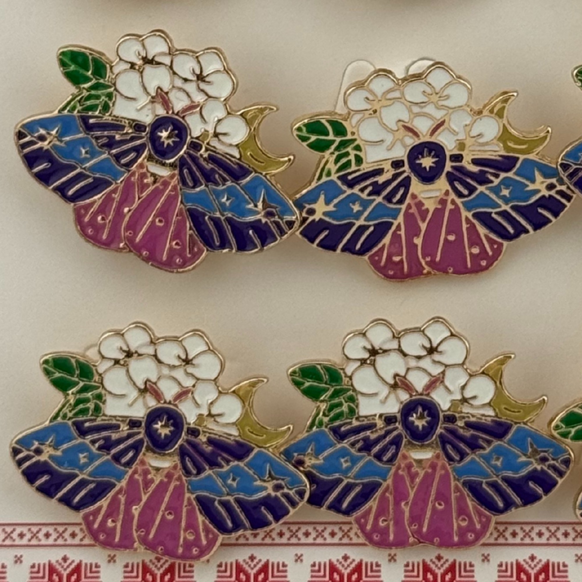 Set 12 Brose Martisor Primavara, Jolie, Model Fluture pe Floricele, Multicolor