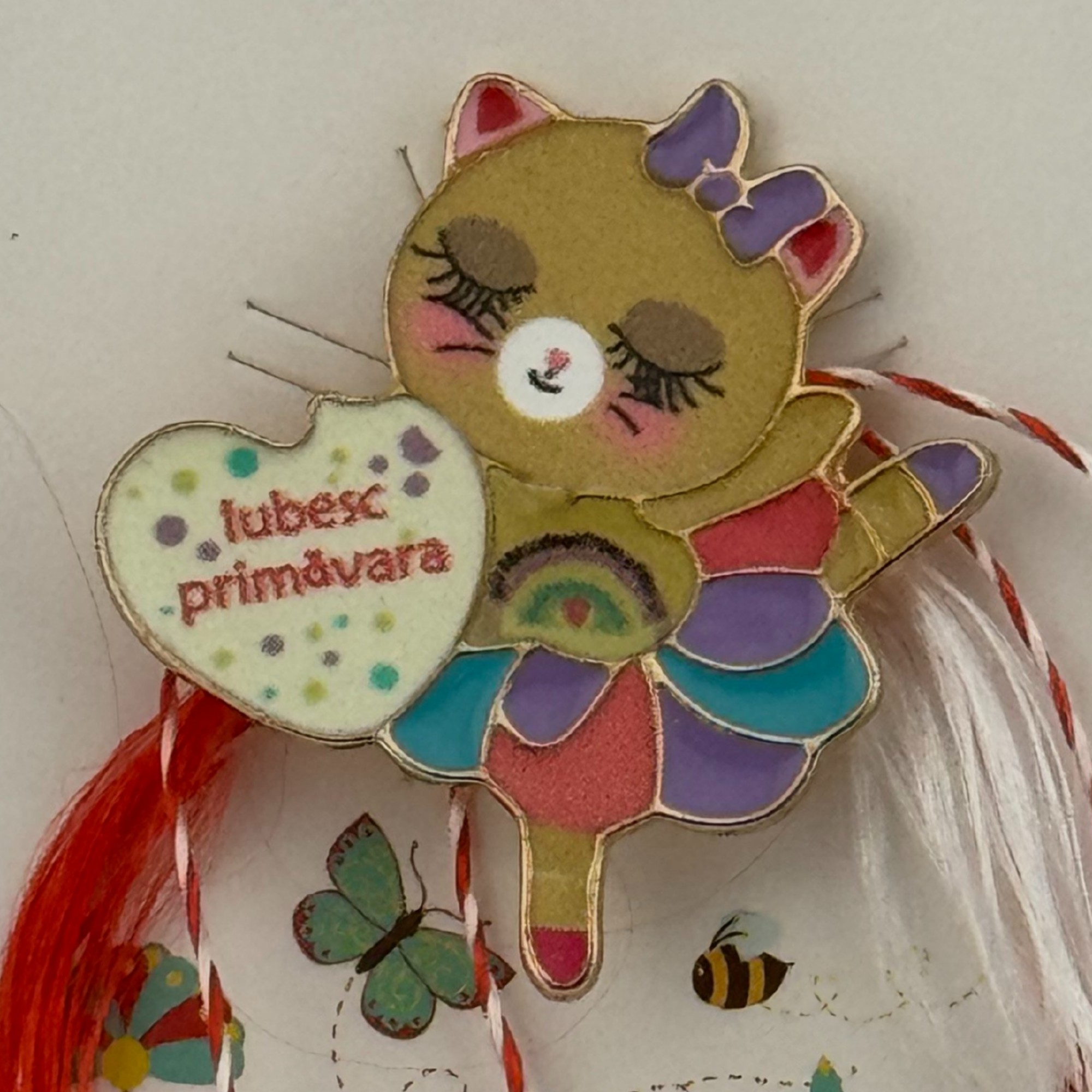 Martisor pentru copii, Jolie, Material Metal, Ambalaj Carton cu Design, Dimensiune Brosa Aproximativ 2x2 cm, Multicolor, cu Mesaj, Model Balerina