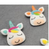 Martisor pentru copii, Brosa, Material Metal, Ambalaj Carton cu Design, Deimensiune Brosa Aproximativ 2 x 2 cm, Multicolor, Model 37