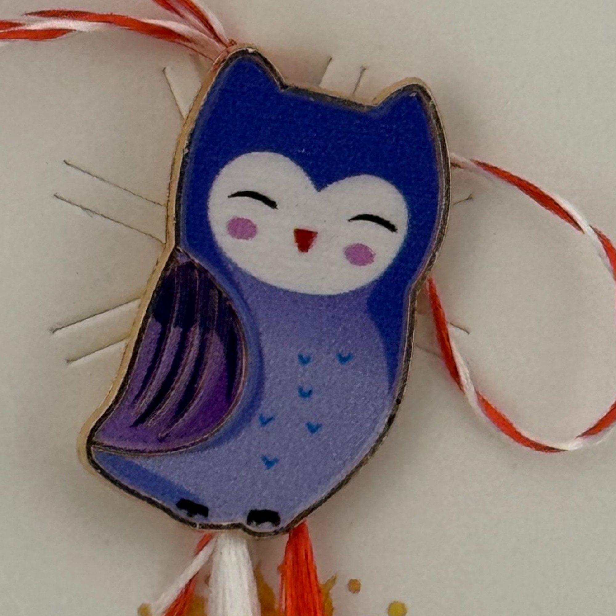 Martisor pentru copii, Jolie, Material Metal, Ambalaj Carton cu Design, Dimensiune Brosa Aproximativ 2x2 cm, Multicolor, Model Pasare