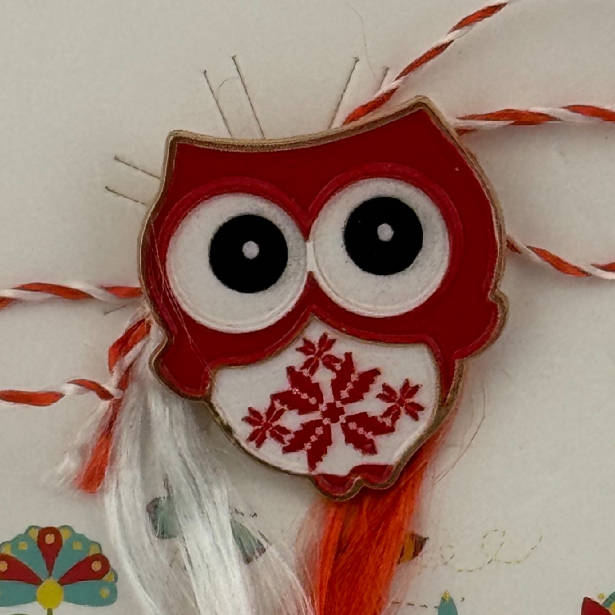 Martisor pentru copii, Jolie, Material Metal, Ambalaj Carton cu Design, Dimensiune Brosa Aproximativ 2x2 cm, Multicolor, Model Bufnita