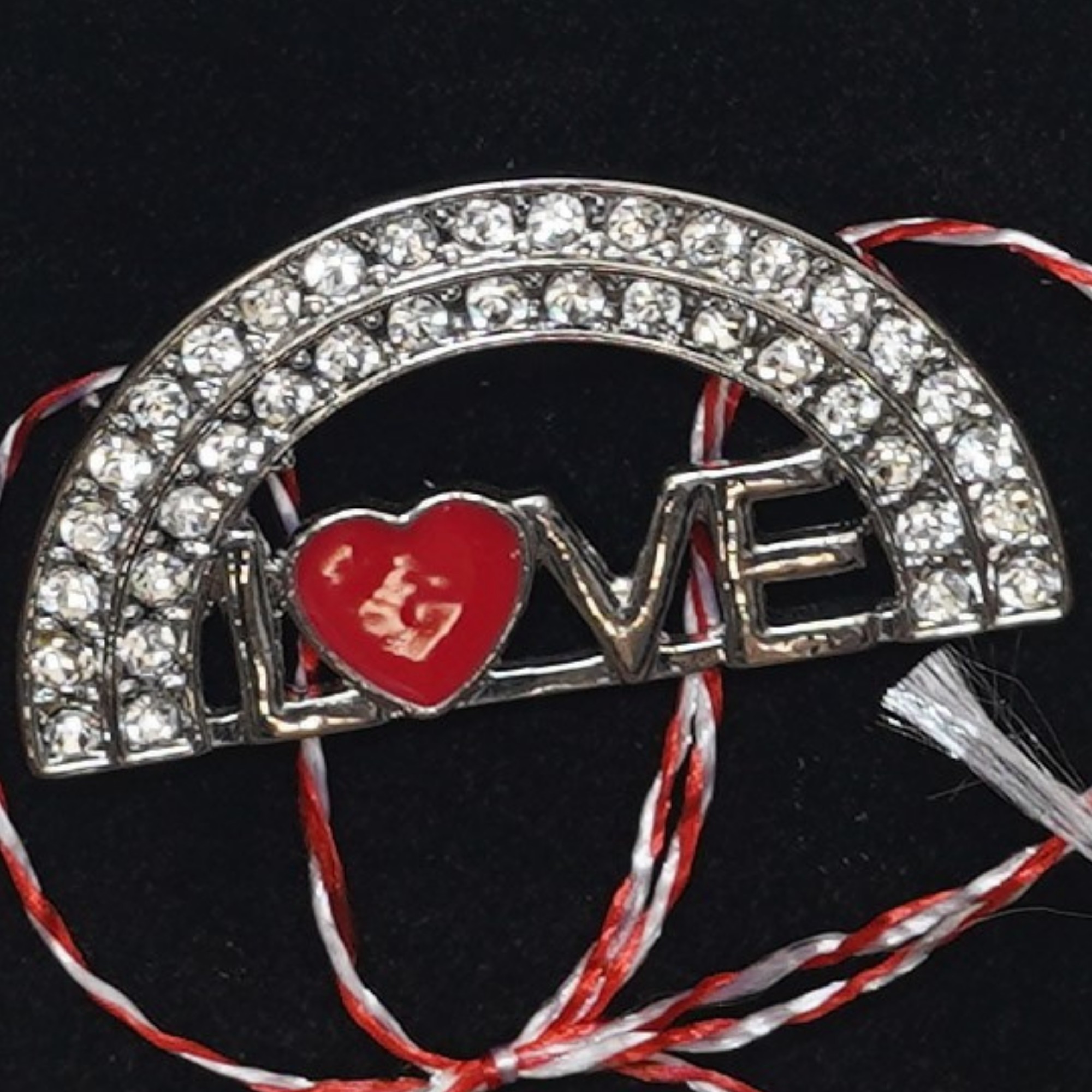 Martisor Brosa Medie, Jolie, Multicolora, Dimensiune Brosa 5 cm, Material Metal, Model Love