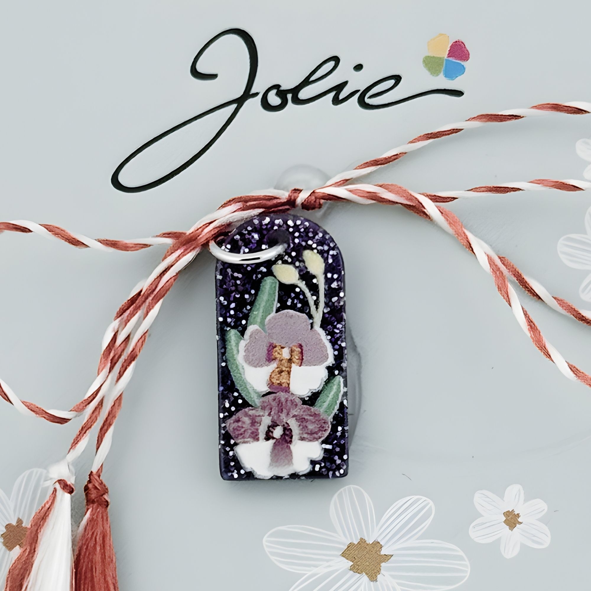 Martisor Traditional din Acril, Jolie, Model Orhidee, cu Snur Impletit Alb/Rosu, Pandantiv 2 cm, Albastru/Alb