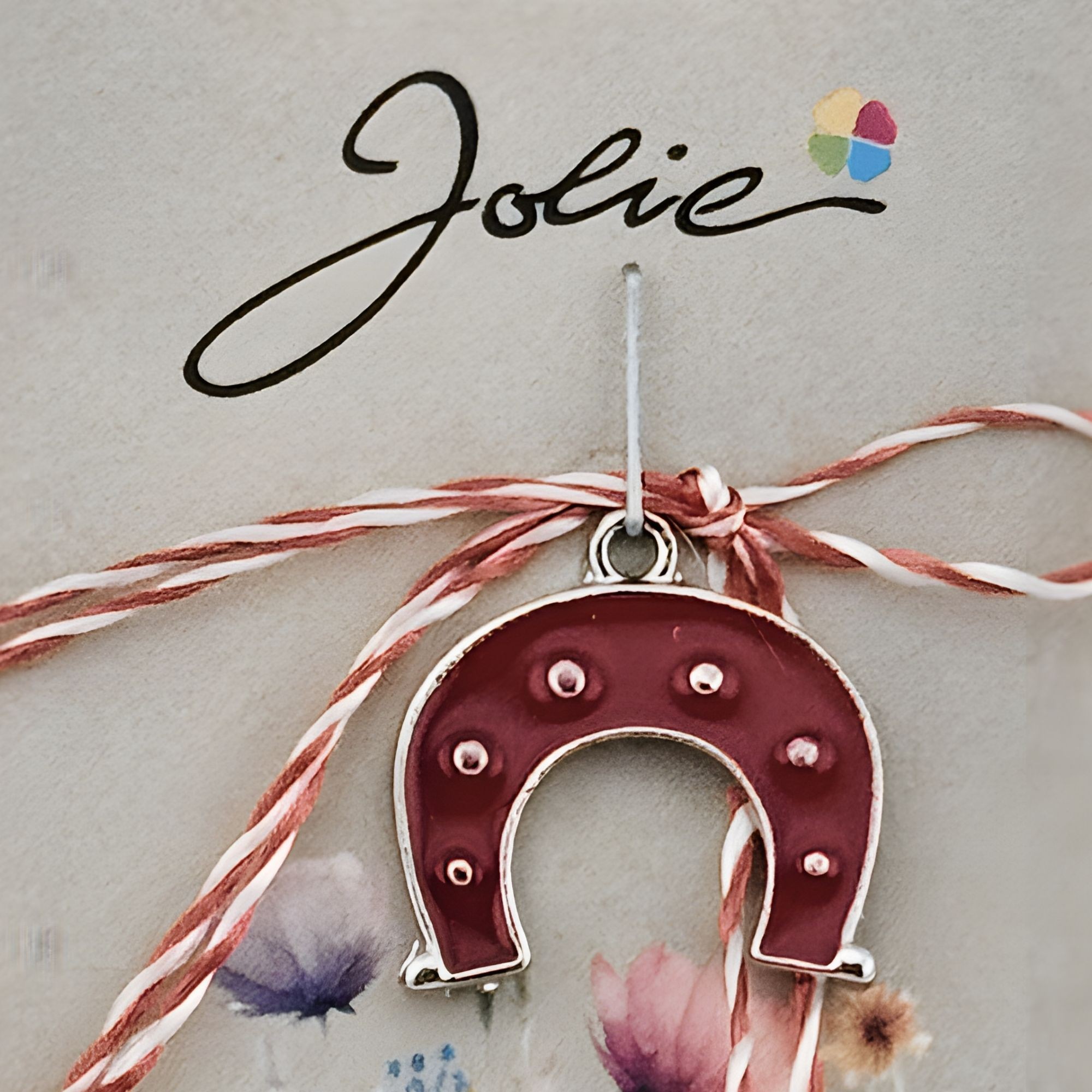 Martisor Traditional, Jolie, Model Potcoava, cu Snur Impletit Alb/Rosu, Pandantiv 2 cm, Rosu/Argintiu