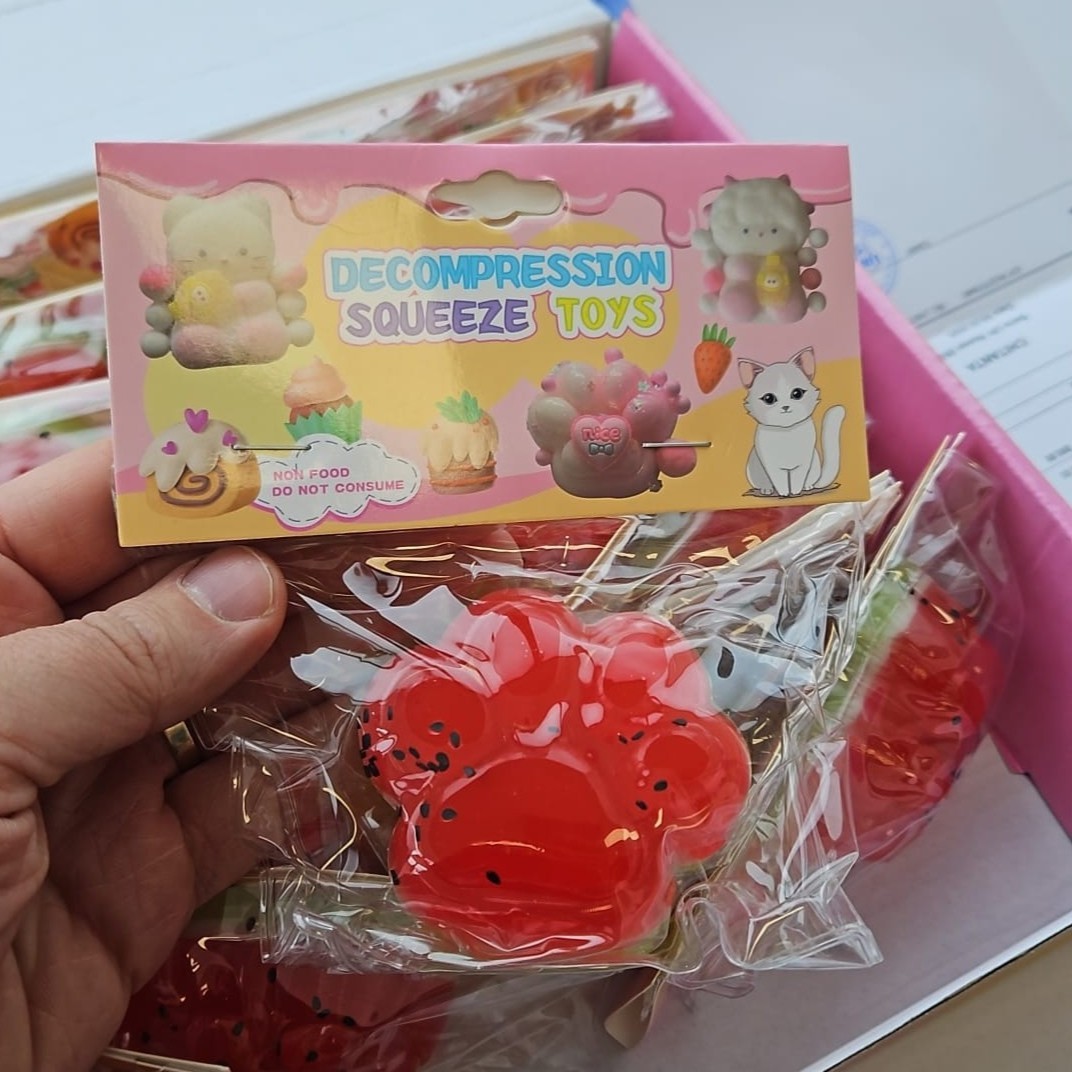 Jucarie Antistres Squishy, Flippy, cu Revenire Lenta, Squeeze Pinch Family, Model Labuta de Pisica, Rosie