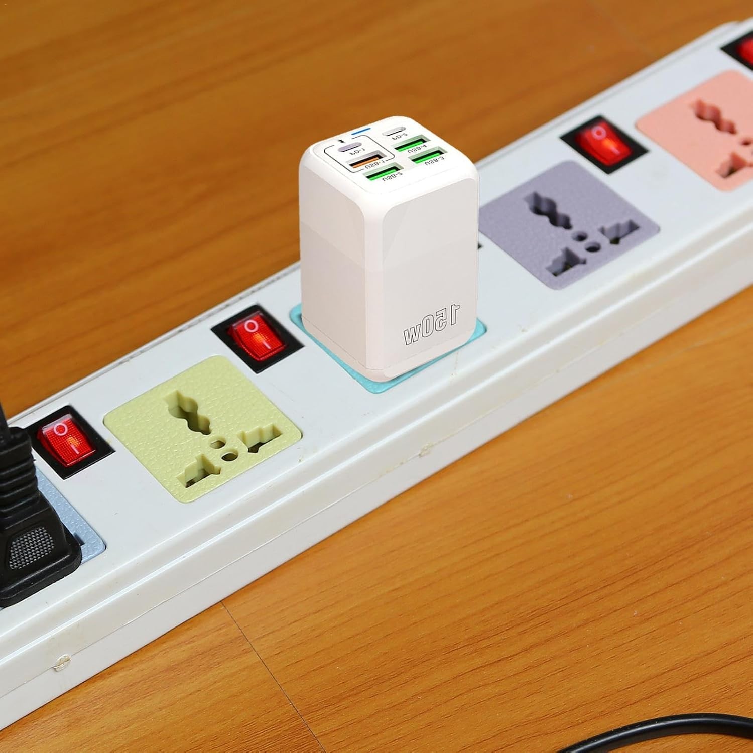 Incarcator Multifunctional, Flippy®, 6 Porturi (2 x PD Type C + 4 USB), 150 W, 5V, 2.4A, Incarcare Rapida, 4.4 x 4.4 x 11 cm, Alb