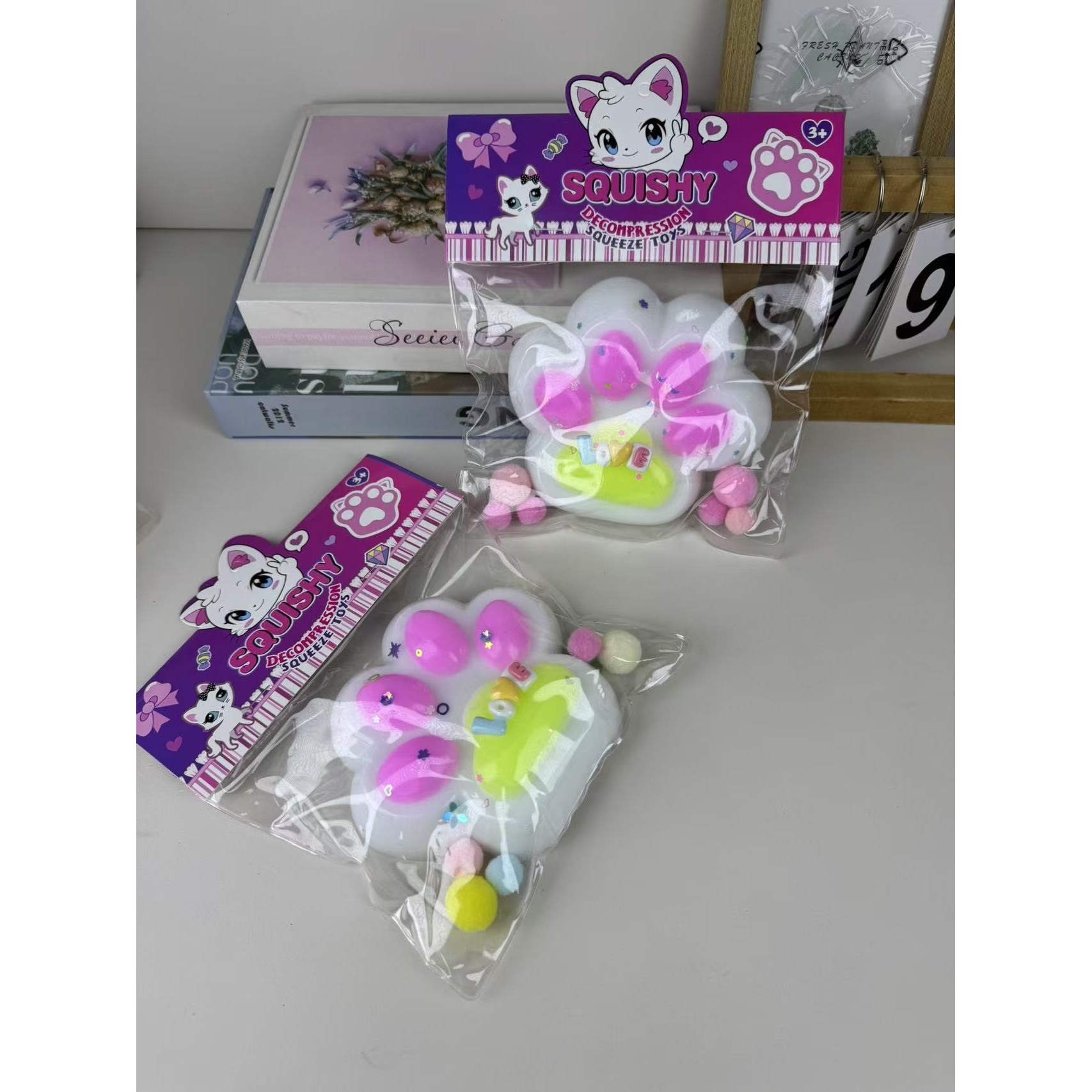 Jucarie Antistres Squishy, Flippy, cu Revenire Lenta, Modele diverse, 220g, 12.5 x 10.5 cm Squeeze Pinch Family, Ambalaj Transparent