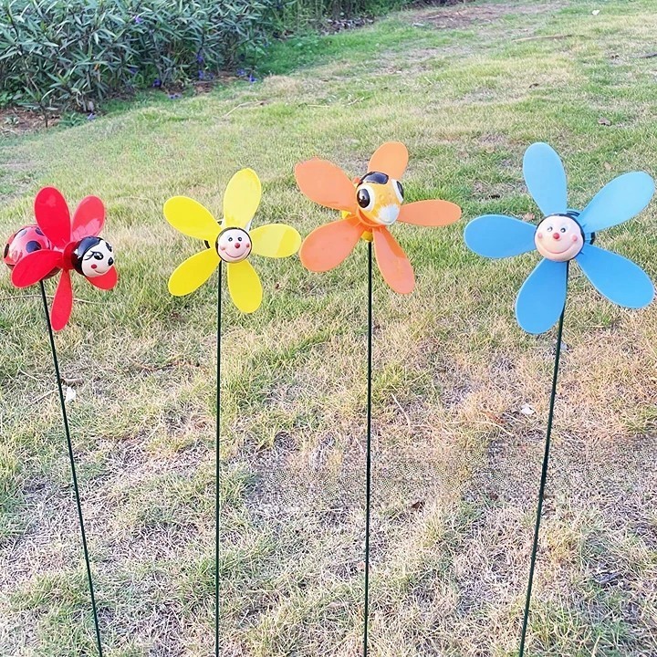 Set 4 Figurine, Decoratiuni de Gradina, Flippy, Tip Morisca de Vant, Model Insecte, 57 x 12 cm, Multicolor