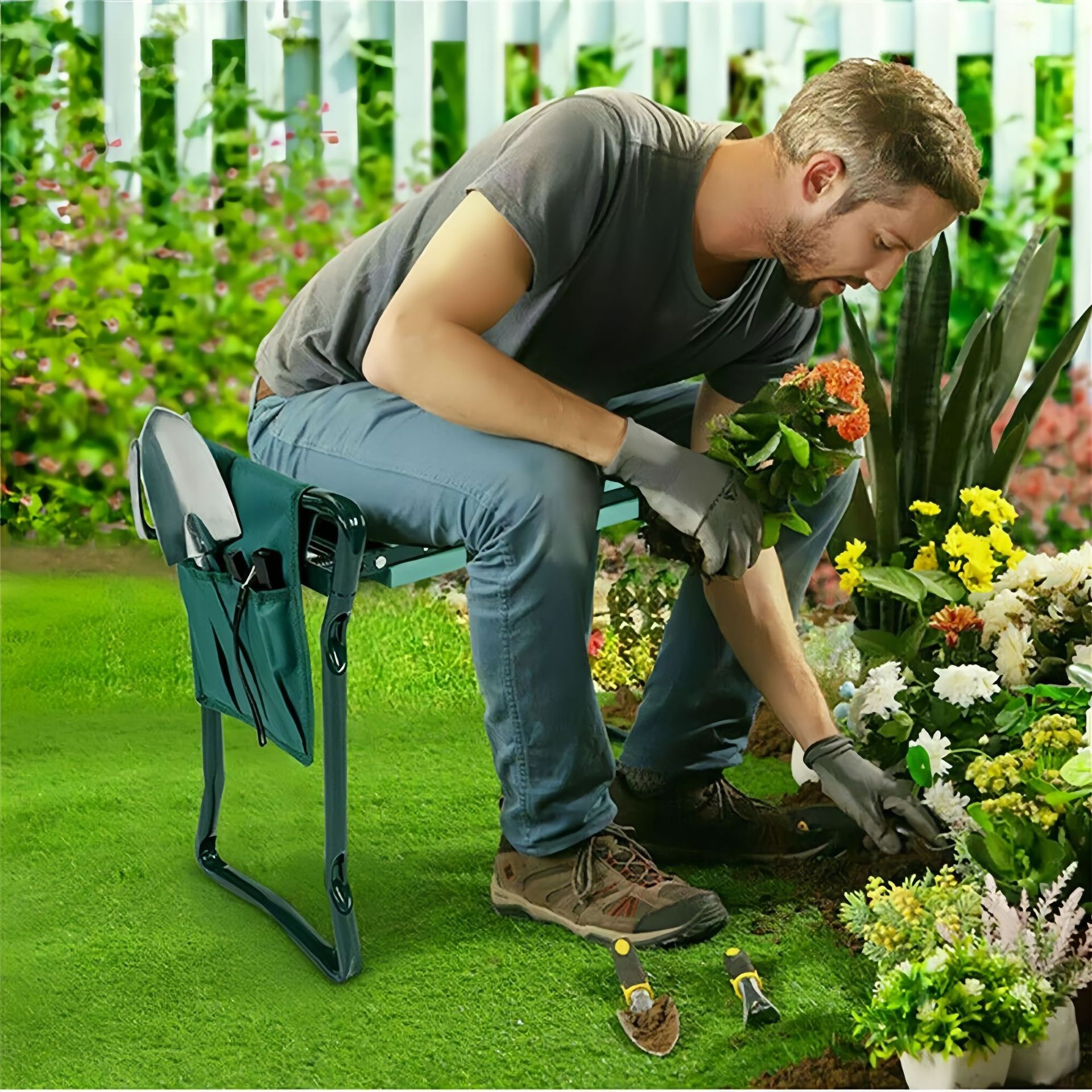 Scaun Multifunctional pentru Gradinarit, Flippy, Inaltime Reglabila, Geanta Laterala pentru unelte, 60 x 49 x 27 cm, Pliabil, Verde