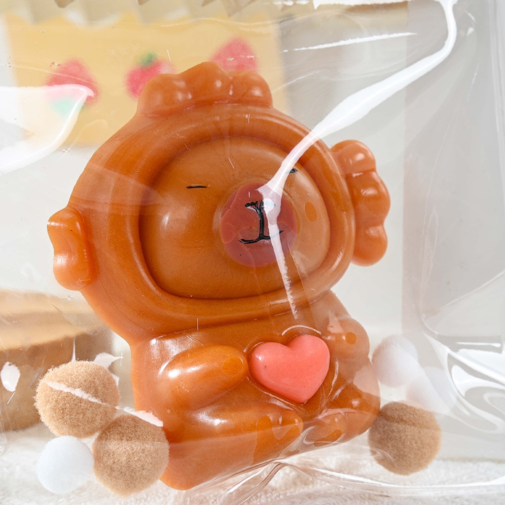 Jucarie Antistres Squishy, Flippy, cu Revenire Lenta, Model Capybara cu Inima, 7.5cmx6.5 cm, din TPR, Ambalaj Transparent, Maro
