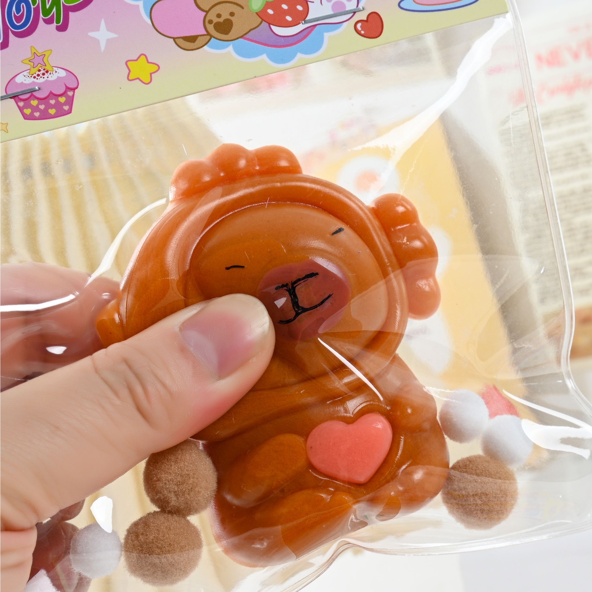 Jucarie Antistres Squishy, Flippy, cu Revenire Lenta, Model Capybara cu Inima, 7.5cmx6.5 cm, din TPR, Ambalaj Transparent, Maro