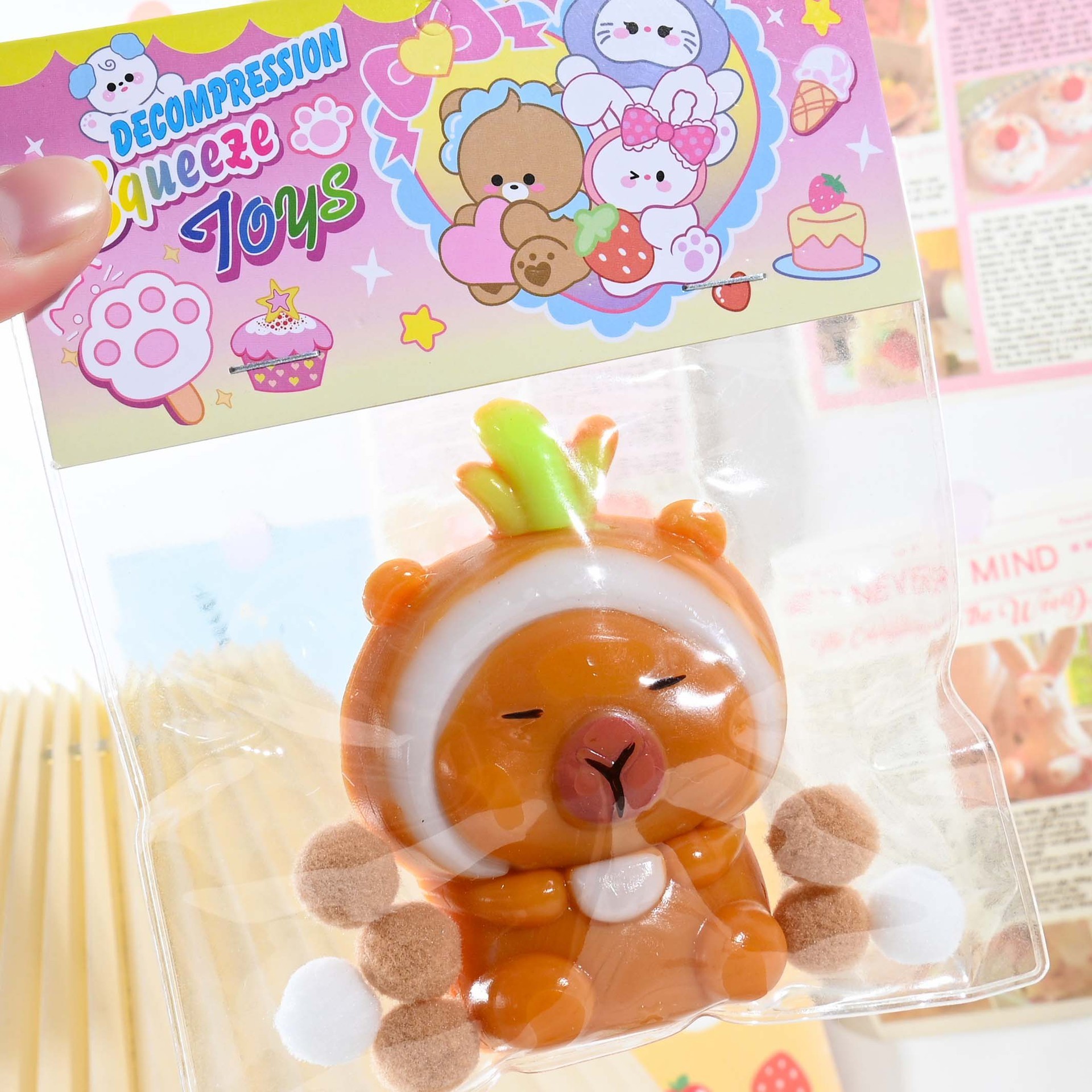 Jucarie Antistres Squishy, Flippy, cu Revenire Lenta, Model Capybara, 7cmx6.5 cm, din TPR, Ambalaj Transparent, Maro