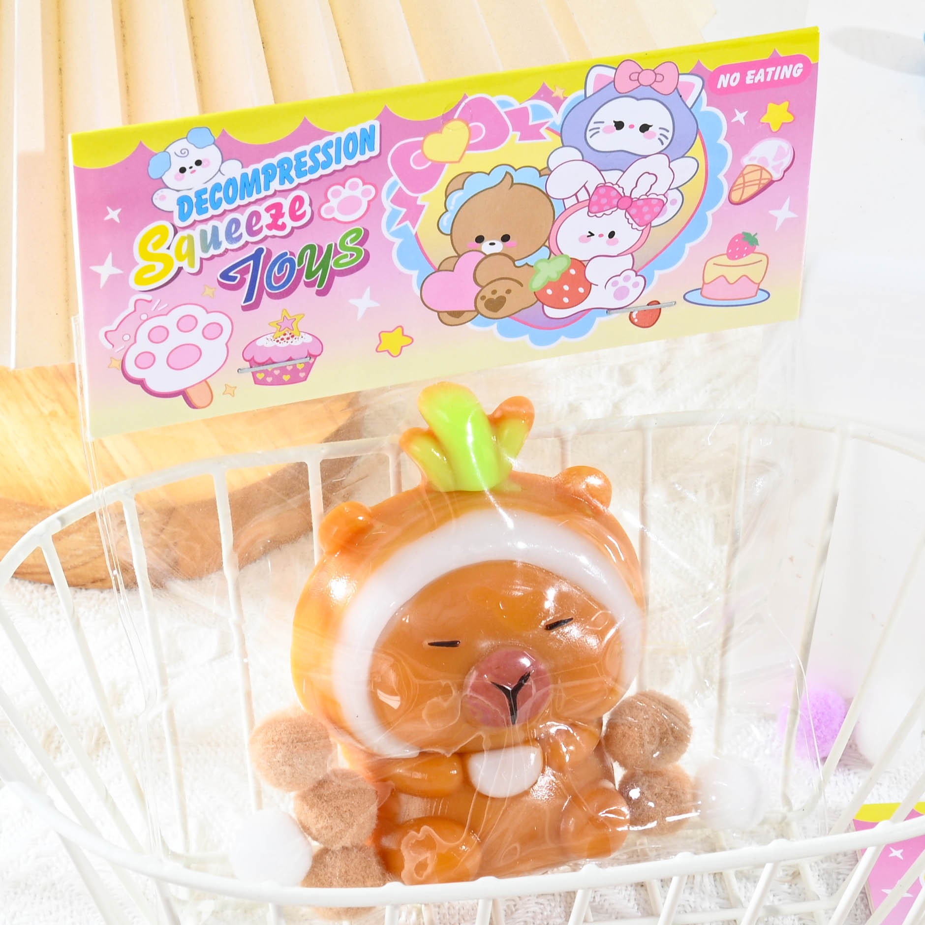 Jucarie Antistres Squishy, Flippy, cu Revenire Lenta, Model Capybara, 7cmx6.5 cm, din TPR, Ambalaj Transparent, Maro