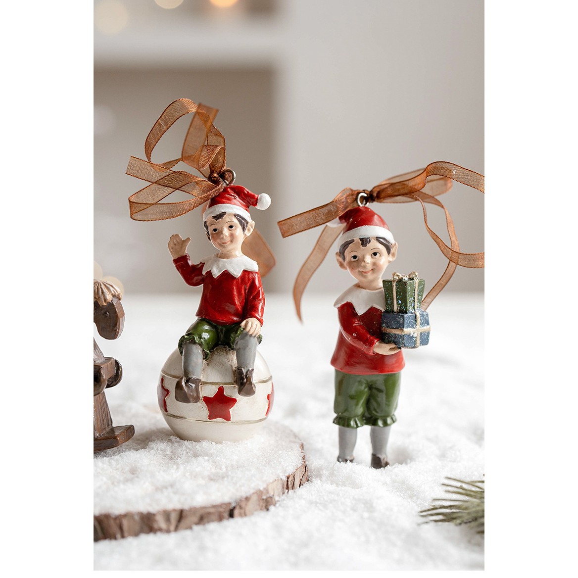 Decoratiune de Craciun, Flippy, pentru Brad, Model Elf cu Cadouri, 10 x 3 cm, din Rasina, Multicolor