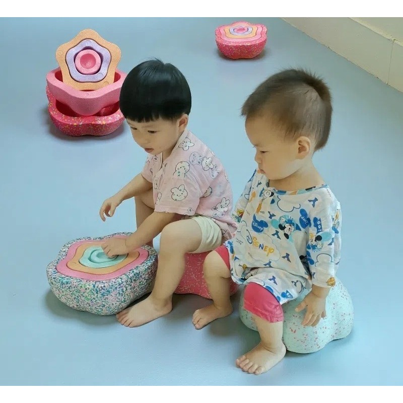 Jucarie Senzoriala de Echilibru, Flippy, Tip Stepping Stones, 5 Piese, din Spuma, pentru Miscare, Sarituri, Prindere, Diametru 28 cm, Model 4, Multicolor