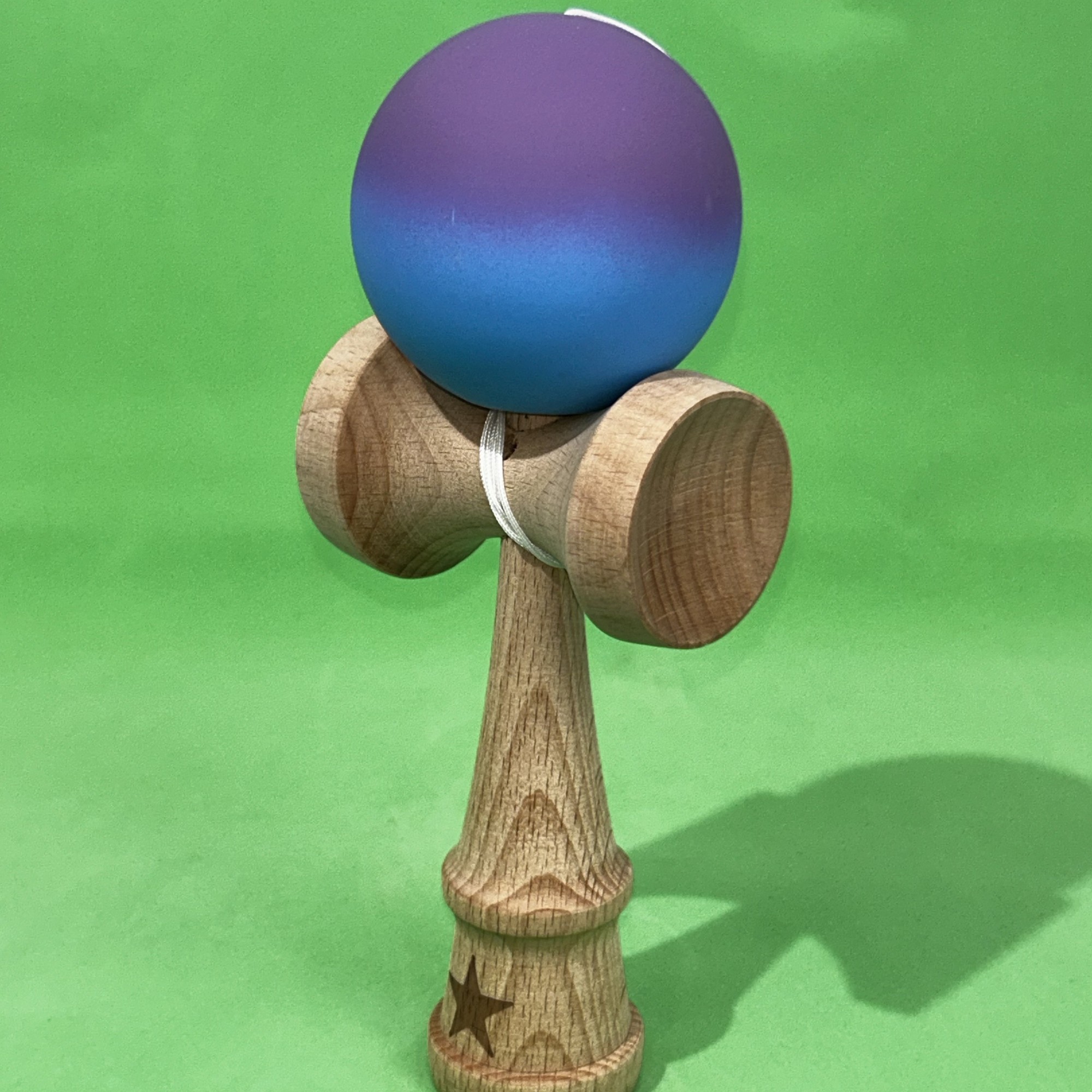 Jucarie Kendama X Originala, Profesionala, Flippy, din Lemn, 18 cm, Joc de Indemanare pentru Copii și Adulti, Gradient Violet/Albastru