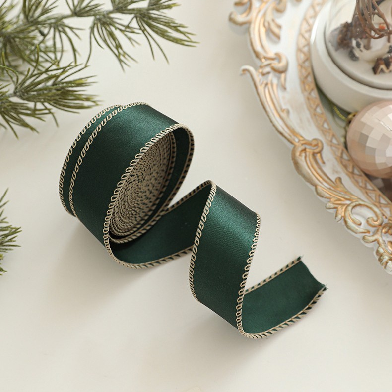 Panglica Decorativa cu Tematica de Craciun, Flippy, Set din 4 bucat + 1 Rulon Ata Maro, Panglica pentru Cadou de Craciun Brad si Decor, 2 M per bucata, Model Brad, Alb Verde